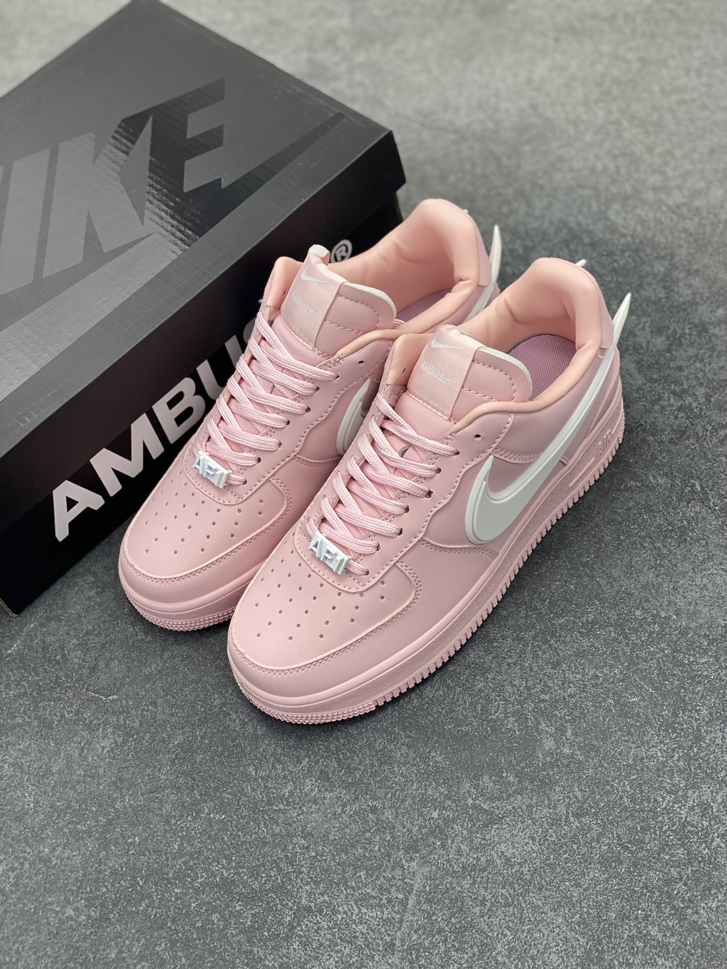 图片[8]-Nike Air Force 1 Low AMBUSH联名 原楦头原纸板 打造纯正空军版型 专注外贸渠道 全掌内置蜂窝气垫 原盒配件 原厂中底钢印、拉帮完美 货号：DV3464-025 尺码：36 36.5 37.5 38 38.5 39 40 40.5 41 42 42.5 43 44 44.5 45-选品中心