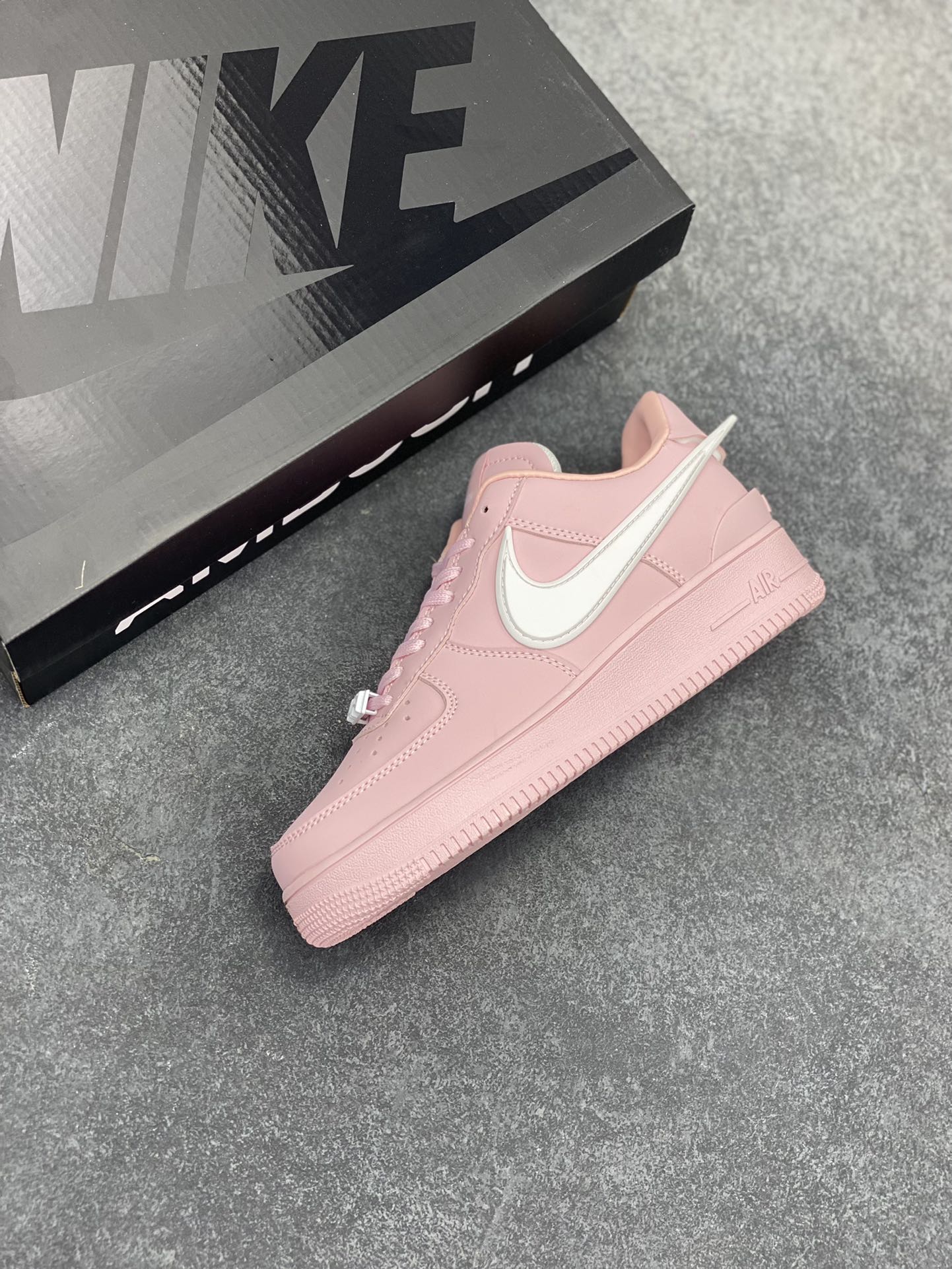 图片[7]-Nike Air Force 1 Low AMBUSH联名 原楦头原纸板 打造纯正空军版型 专注外贸渠道 全掌内置蜂窝气垫 原盒配件 原厂中底钢印、拉帮完美 货号：DV3464-025 尺码：36 36.5 37.5 38 38.5 39 40 40.5 41 42 42.5 43 44 44.5 45-选品中心