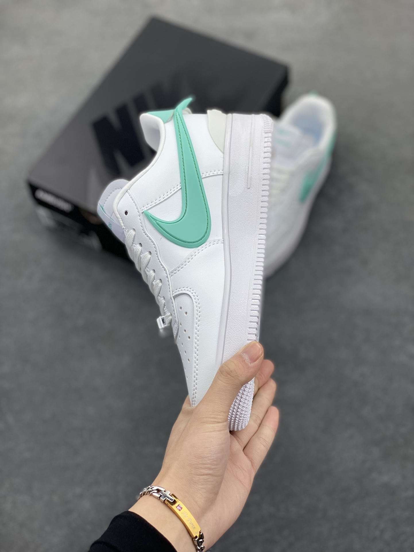 图片[3]-Nike Air Force 1 Low AMBUSH联名 原楦头原纸板 打造纯正空军版型 专注外贸渠道 全掌内置蜂窝气垫 原盒配件 原厂中底钢印、拉帮完美 货号：DV3464-015 尺码：36 36.5 37.5 38 38.5 39 40 40.5 41 42 42.5 43 44 44.5 45-选品中心