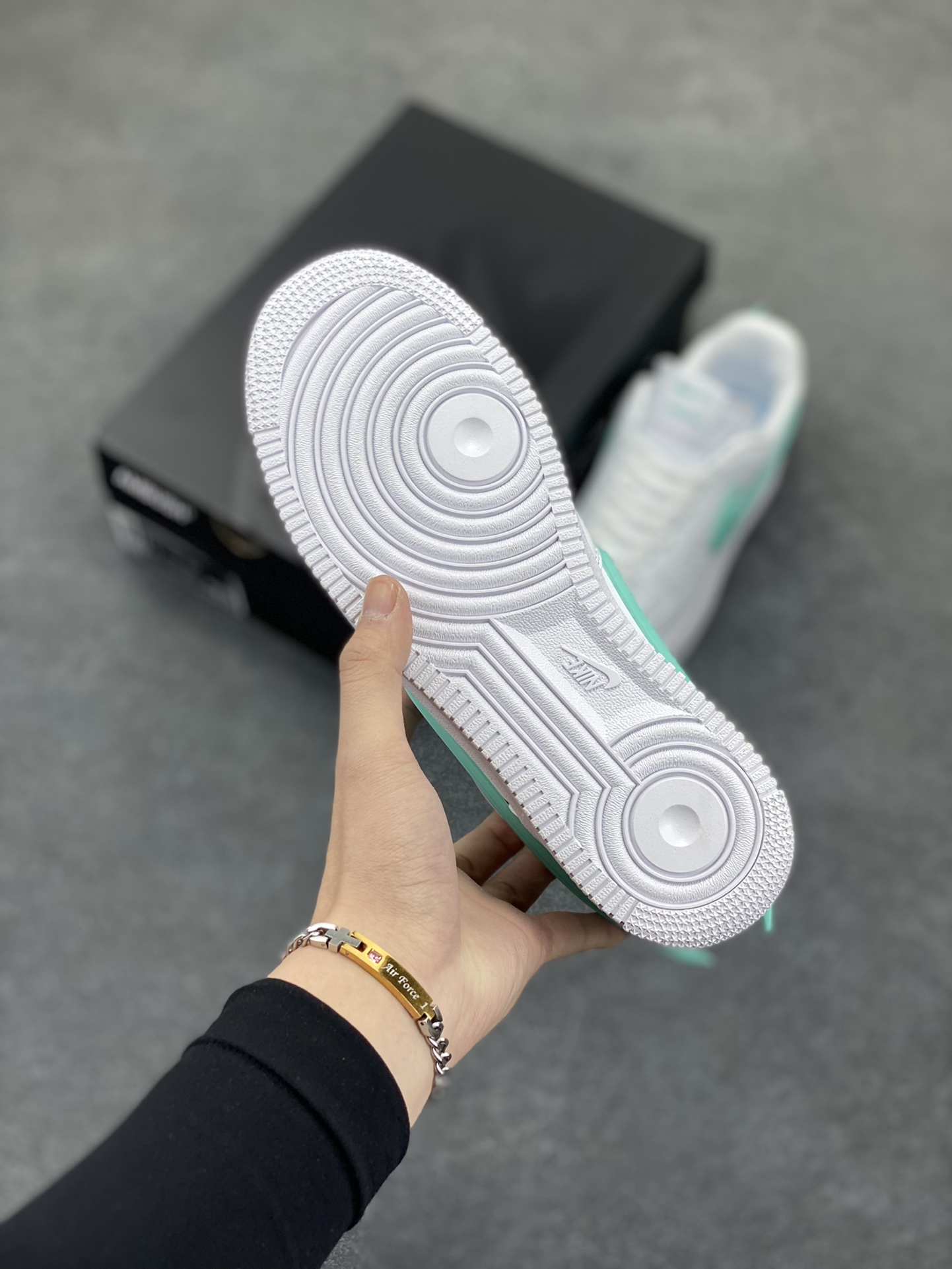 图片[5]-Nike Air Force 1 Low AMBUSH联名 原楦头原纸板 打造纯正空军版型 专注外贸渠道 全掌内置蜂窝气垫 原盒配件 原厂中底钢印、拉帮完美 货号：DV3464-015 尺码：36 36.5 37.5 38 38.5 39 40 40.5 41 42 42.5 43 44 44.5 45-选品中心