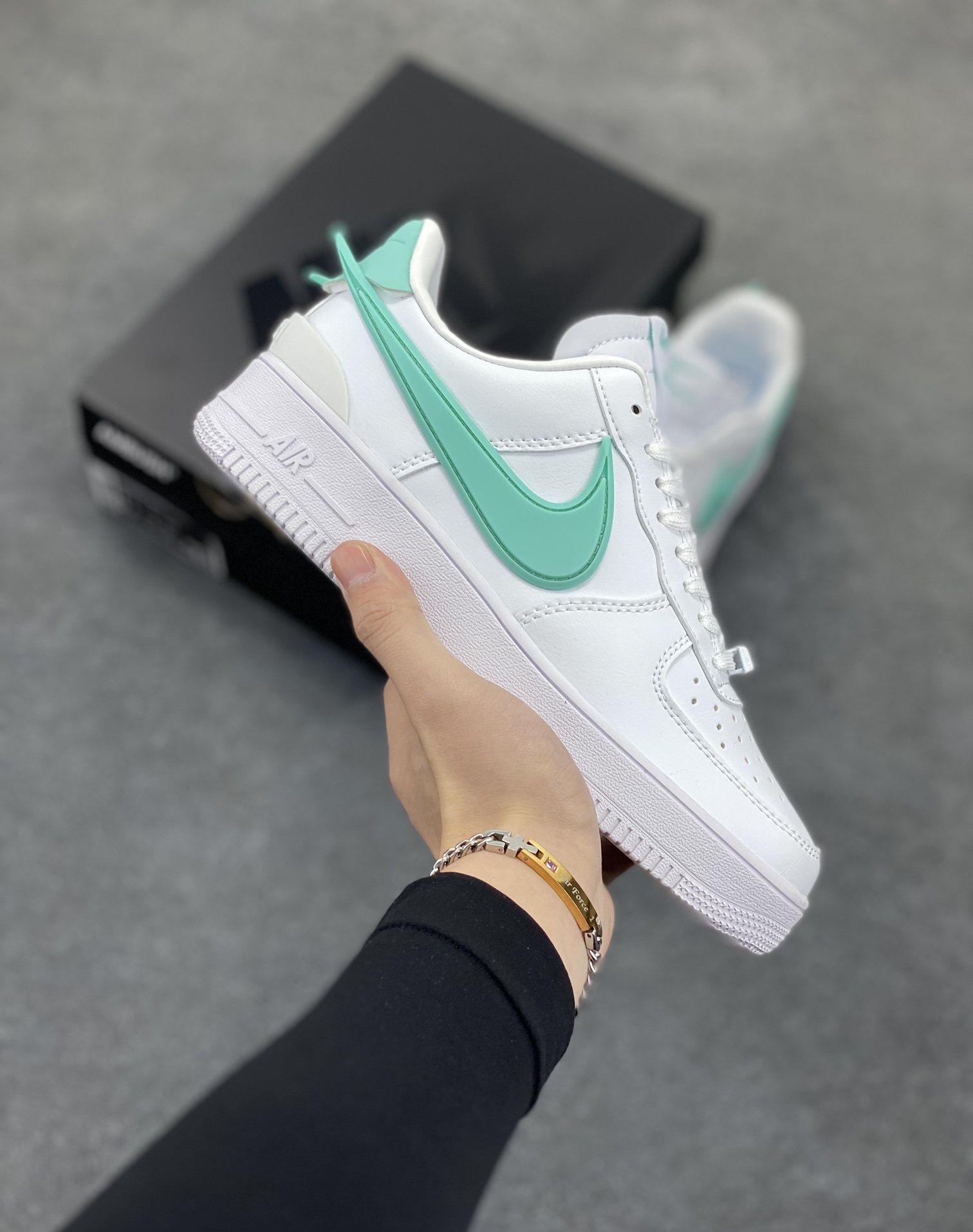 Nike Air Force 1 Low AMBUSH联名 原楦头原纸板 打造纯正空军版型 专注外贸渠道 全掌内置蜂窝气垫 原盒配件 原厂中底钢印、拉帮完美 货号:DV3464-015 尺码:36 36.5 37.5 38 38.5 39 40 40.5 41 42 42.5 43 44 44.5 45-选品中心