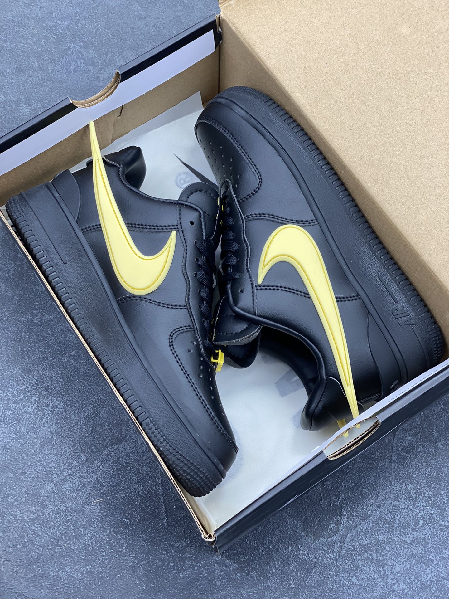 图片[9]-Nike Air Force 1 Low AMBUSH联名 原楦头原纸板 打造纯正空军版型 专注外贸渠道 全掌内置蜂窝气垫 原盒配件 原厂中底钢印、拉帮完美 货号：DV3464-008 尺码：36 36.5 37.5 38 38.5 39 40 40.5 41 42 42.5 43 44 44.5 45-选品中心