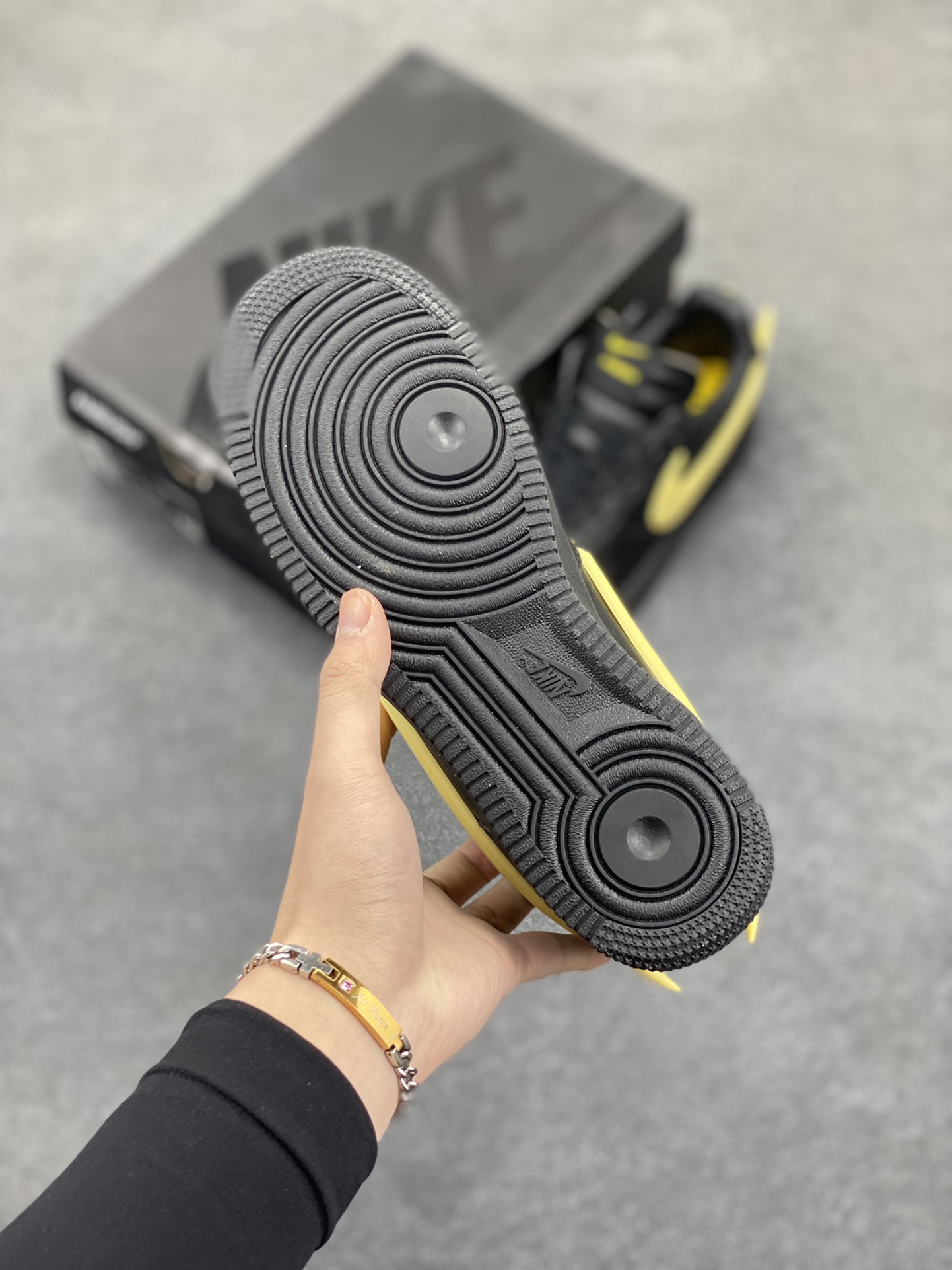 图片[5]-Nike Air Force 1 Low AMBUSH联名 原楦头原纸板 打造纯正空军版型 专注外贸渠道 全掌内置蜂窝气垫 原盒配件 原厂中底钢印、拉帮完美 货号：DV3464-008 尺码：36 36.5 37.5 38 38.5 39 40 40.5 41 42 42.5 43 44 44.5 45-选品中心