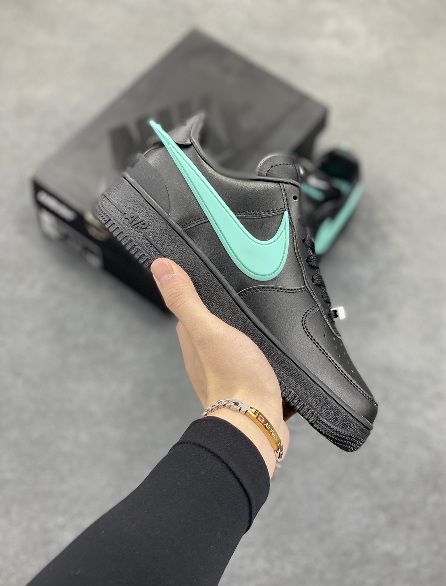 Nike Air Force 1 Low AMBUSH联名 原楦头原纸板 打造纯正空军版型 专注外贸渠道 全掌内置蜂窝气垫 原盒配件 原厂中底钢印、拉帮完美 货号:DV3464-009 尺码:36 36.5 37.5 38 38.5 39 40 40.5 41 42 42.5 43 44 44.5 45-选品中心