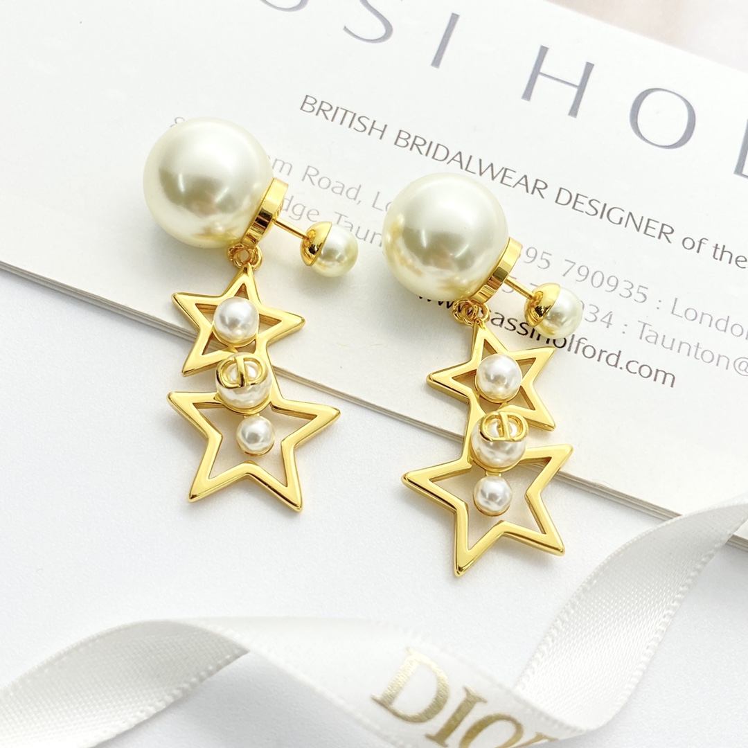 Dior DIOR耳钉 款火爆上新