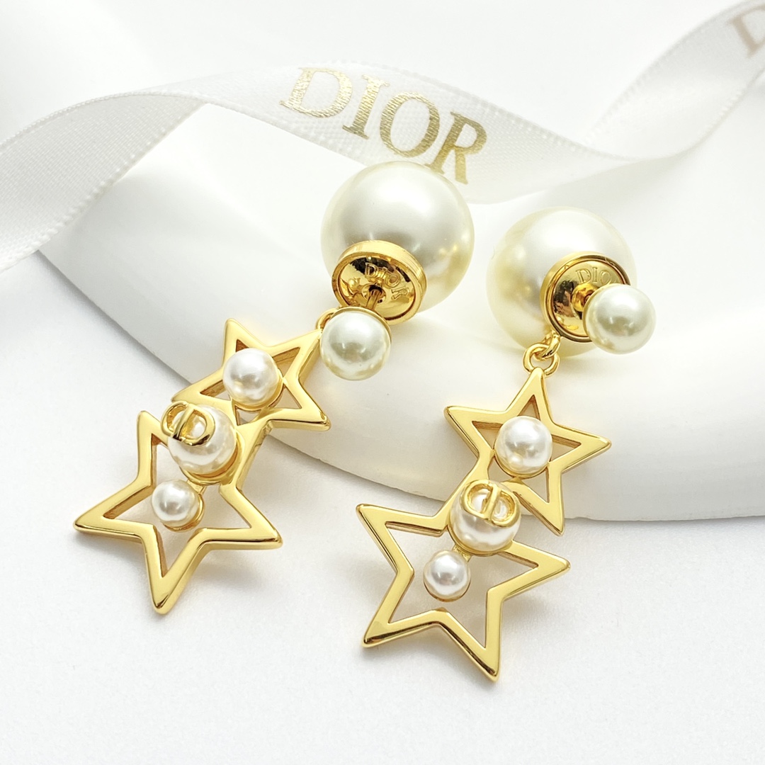 Dior DIOR耳钉 款火爆上新