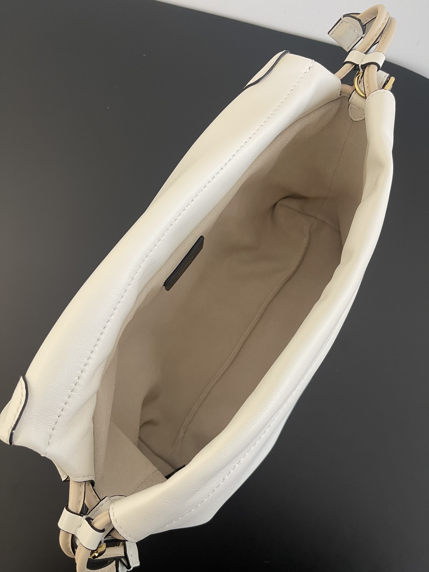 Fendi White Mamma Baguette Baguette/Hobo in Lambskin Leather, 26.5x8.5x18cm 8 i1743576596 4301 5