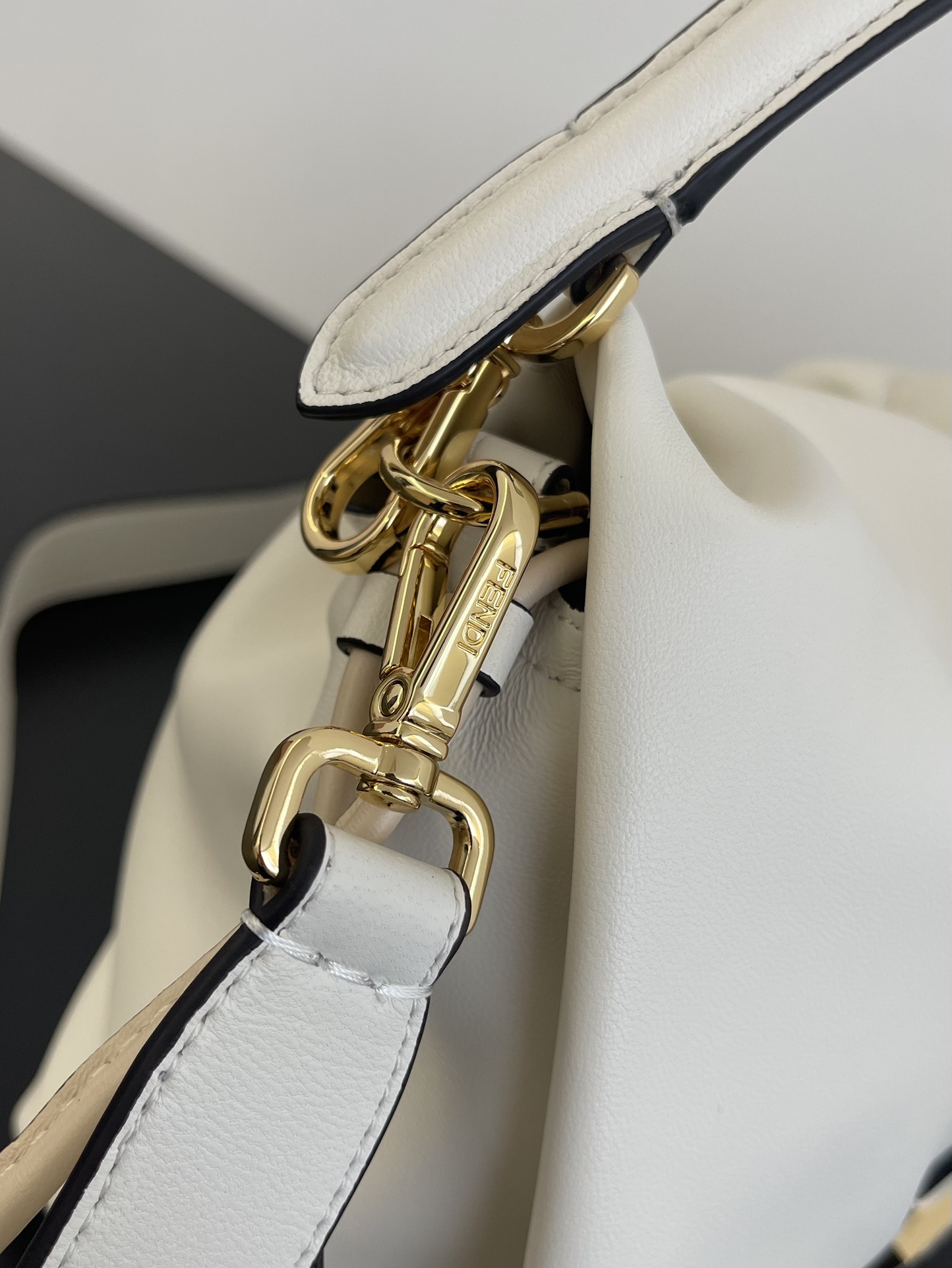 Fendi White Mamma Baguette Baguette/Hobo in Lambskin Leather, 26.5x8.5x18cm 5 i1743576596 9260 0
