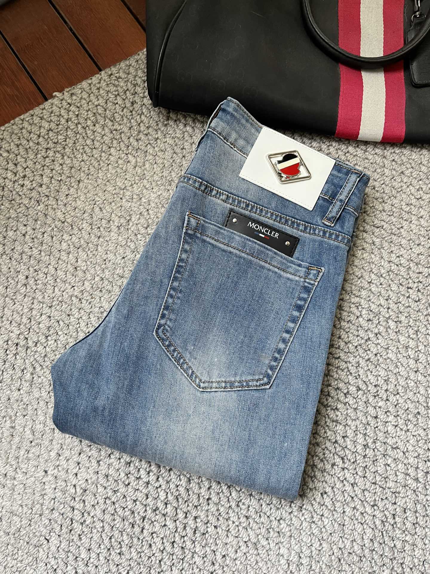 NO:135323,Meng*2025Ss new season jeans, heavy industry water-washed casual jeans, imported original washing elastic fabric, comfortable and elastic, unique design, super positive style, comfortable and breathable, extremely high grade, counter quality, handsome upper body, yards 28-38 (35.37), ,jeans,alexander wang19860909蒙*2025Ss新季牛仔裤、重工水洗休闲牛仔裤,进口原版水洗弹力面料,舒适有弹性,独特设计,版型超正,舒适透气,档次极高,专柜品质,上身帅气十足,码数28-38（35.37）,,jeans,alexander wang,Men's clothing