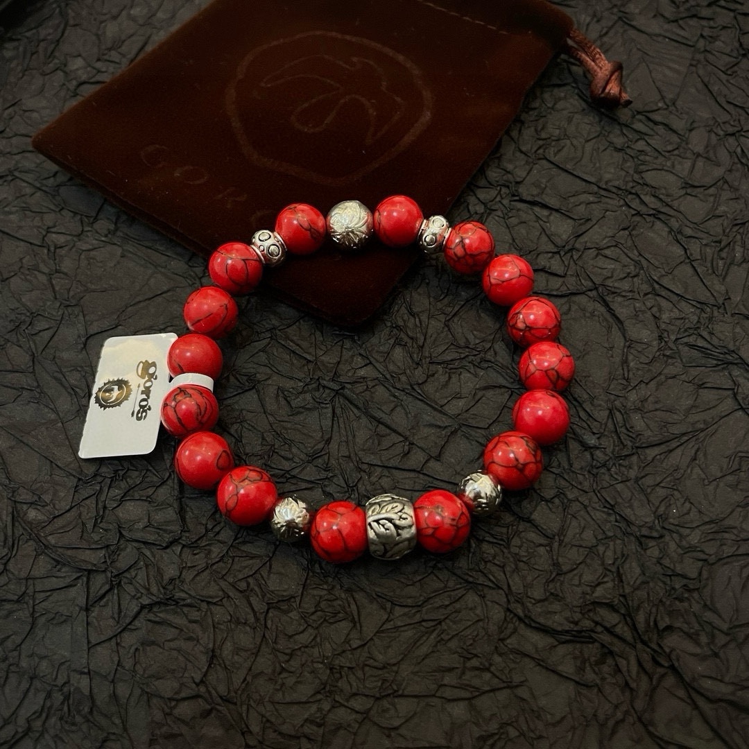 NO:111927,Comment [New Products on Shelves] Goro Takahashi Goro Red Pineapple Bracelet, Top Version, Accepted Exclusive Shot, Mainly Focused on the High-end Market, Absolutely Different from the Ordinary Version!  The details of the picture product are consistent with ZP!  Original production process, precision quality, purely handmade, authentic model opening, fashion essentials, both men and women can wear, same couple style, rock punk silver style, retro elements, trendy and versatile, same style on the official website, fine jewelry, bracelet19860909批【新品上架】Goro’s高桥吾郎红松石手串手链,顶级版本 认准独家拍摄 主攻高端市场 绝对区别普通版本！图片产品细节与ZP一致！原版制作工艺 精工品质 纯手工打造 ～正品开模潮流时尚必备 男女均可佩戴 情侣款同款 摇滚朋克泰银风格 复古元素 潮流百搭 官网同款,饰品精品,bracelet,Jewelry