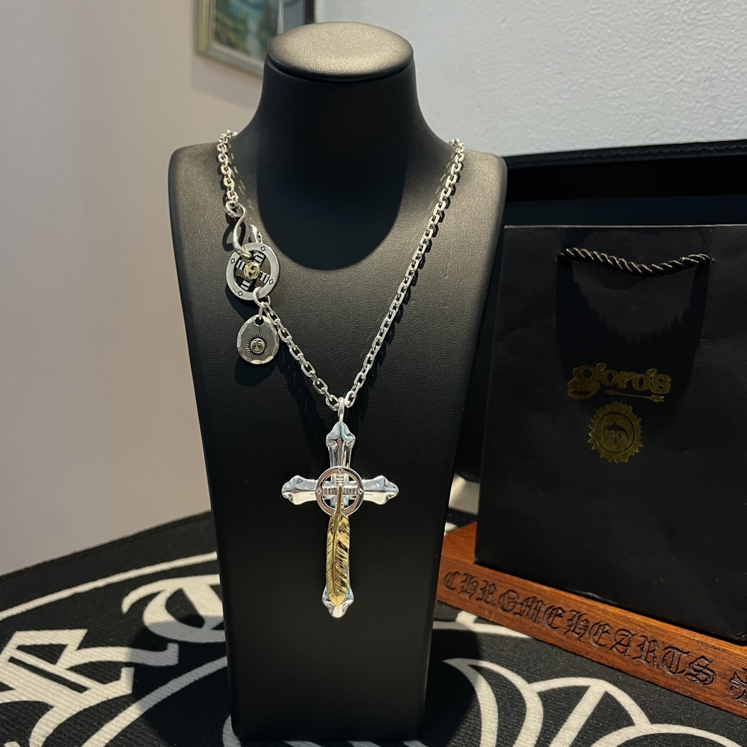 NO:109134,[New Products are on the Shelves] Goro Takahashi Goro Golden Feather Cross Necklace Top Version Determined to be exclusively shot, focusing on the high-end market, absolutely different from the ordinary version!  The details of the picture product are consistent with ZP!  Original production process, precision quality, purely handmade, authentic model opening, fashion essentials, both men and women can wear, same couple style, rock punk silver style, retro elements, trendy and versatile, same style on the official website, fine jewelry, necklace19860909【新品上架】Goro’s高桥吾郎金羽毛十字架项链 顶级版本 认准独家拍摄 主攻高端市场 绝对区别普通版本！图片产品细节与ZP一致！原版制作工艺 精工品质 纯手工打造 ～正品开模潮流时尚必备 男女均可佩戴 情侣款同款 摇滚朋克泰银风格 复古元素 潮流百搭 官网同款,饰品精品,necklace,Jewelry