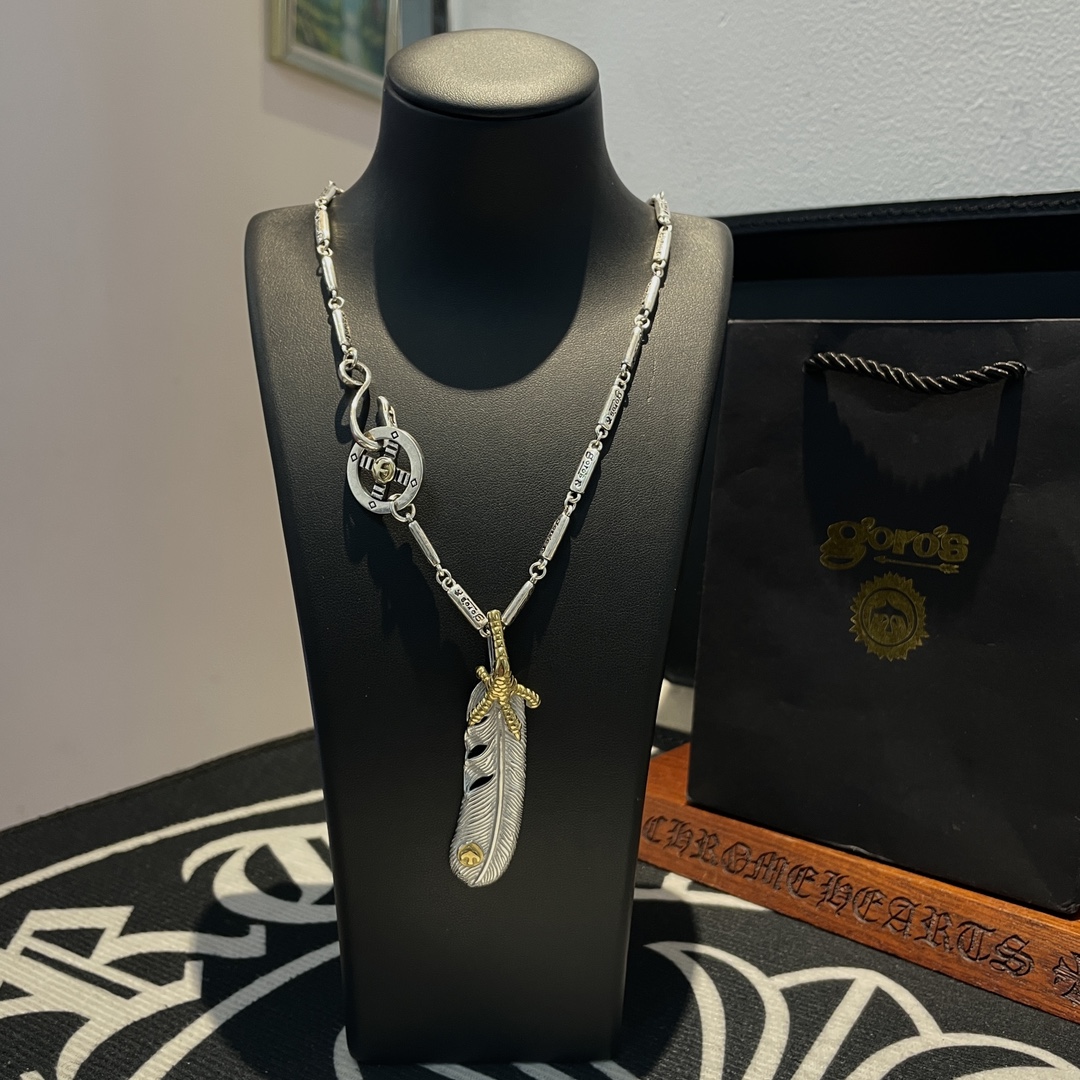 NO:111929,[New Products are on the Shelves] Goro Takahashi Goro Eagle Claw Feather Necklace Top Version Determined to be exclusively shot, focusing on the high-end market, absolutely different from the ordinary version!  The details of the picture product are consistent with ZP!  Original production process, precision quality, purely handmade, authentic model opening, fashion essentials, both men and women can wear, same couple style, rock punk silver style, retro elements, trendy and versatile, same style on the official website, fine jewelry, necklace19860909【新品上架】Goro’s高桥吾郎鹰爪羽毛项链 顶级版本 认准独家拍摄 主攻高端市场 绝对区别普通版本！图片产品细节与ZP一致！原版制作工艺 精工品质 纯手工打造 ～正品开模潮流时尚必备 男女均可佩戴 情侣款同款 摇滚朋克泰银风格 复古元素 潮流百搭 官网同款,饰品精品,necklace,Jewelry