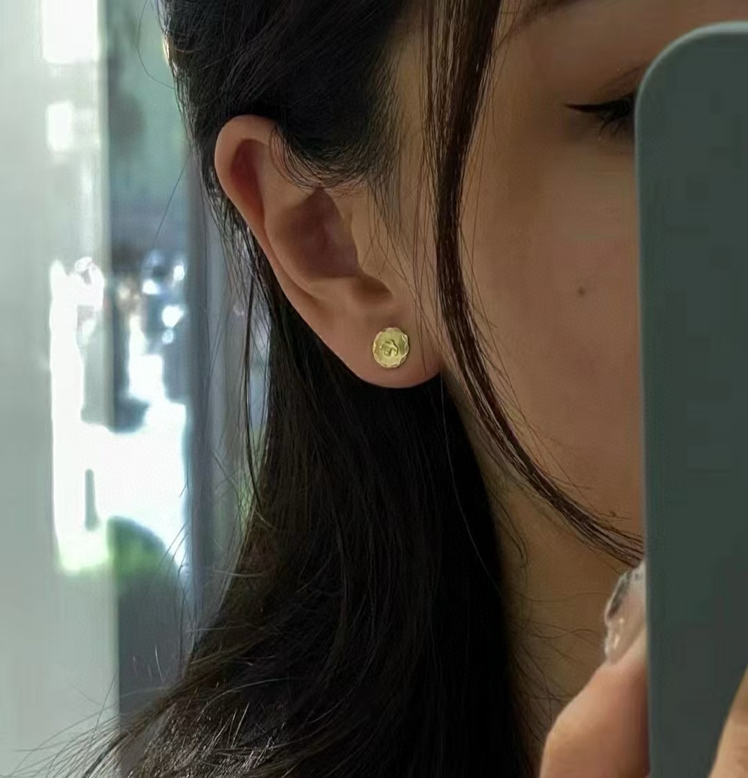 Goro’s High Bridge: Handmade Bird’s Ear Nails Film Jewelry for Men and Women
