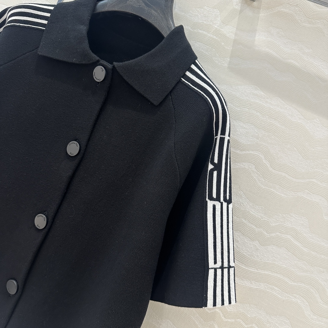 独家首发❤️原单品质，MissD 网球运动风针织🧶短袖开衫小外套，气质翻领H小短款宽松版型百搭不挑人，两