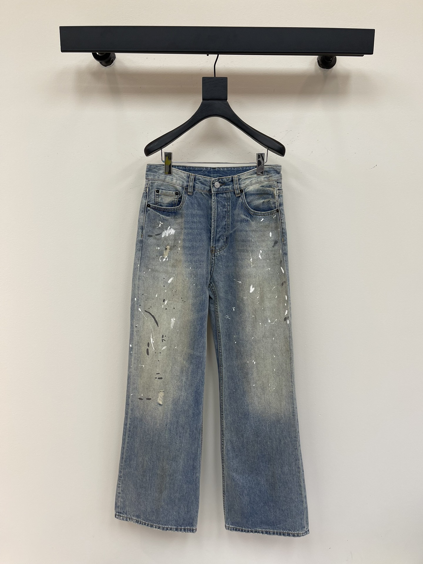 NO:330156,AcneStudi*s Old Washing Water Splashing Jeans Perfect Stylish Washing Water Color is Invincible Old Sand Washing Graffiti Splashing Ink Paint Staining Printing Process Eulogy Customized Denim Fabrics and Cuttings Much more complex than ordinary craftsmanship Adjusted many times Imported Denim Fabrics Loose Style Super Good Wearing You Will Be Magically Fall in Love with You Give You Long Legs Vision Lazy and Random Suitable for Any Legs SMLXL,,acne Studios,jeans,alexander Wang19860909AcneStudi*s 做旧洗水泼墨牛仔裤 完美版型 洗水颜色也是无敌 做旧砂洗涂鸦泼墨油漆晕染印花工艺 怒赞 定制的牛仔面料与裁剪 比普通工艺复杂很多 调整了好多次 进口的牛仔面料 宽松版型 超级好穿搭 一穿就会神奇的爱上 给你大长腿视觉 慵懒随意 适合任何腿型穿着 SMLXL,,acne studios,jeans,alexander wang,Women's clothing