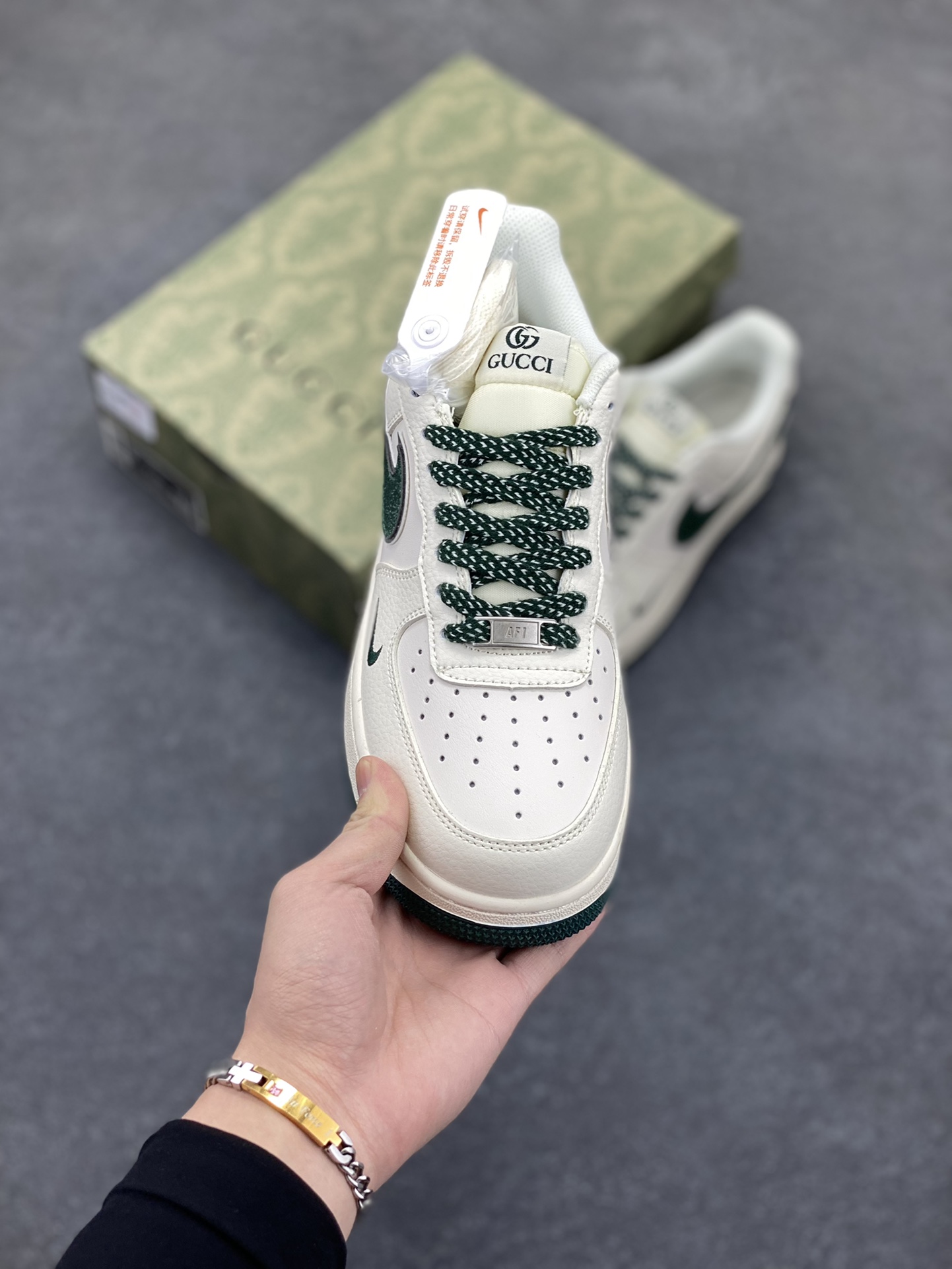 图片[2]-NIke Air Force 1 \’07 Low “古驰联名”空军一号 低帮 运动鞋 休闲鞋 折边针车 工艺难度大 原楦头原纸板 原装鞋盒 定制五金配件 内置全掌气垫 原厂鞋底 货号：QY6818-608 尺码：36 36.5 37.5 38 38.5 39 40 40.5 41 42 42.5 43 44 44.5 45-选品中心