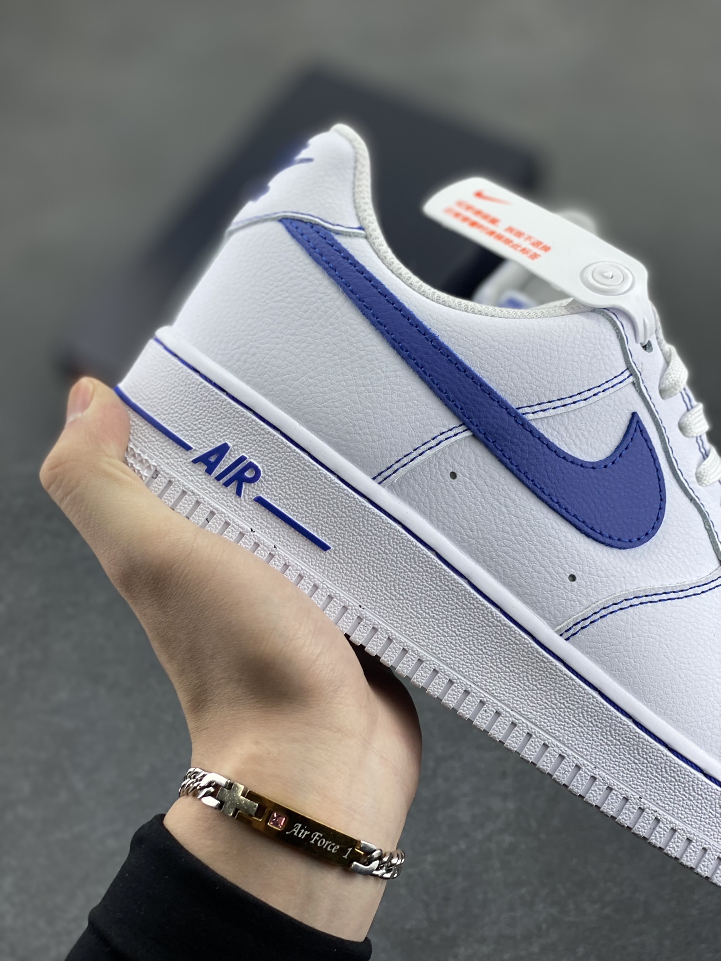图片[6]-Nike Air Force 1 Low 白蓝 原楦头原纸板 打造纯正空军版型 专注外贸渠道 全掌内置蜂窝气垫 原盒配件 原厂中底钢印、拉帮完美 货号：HQ2037-100 尺码：36 36.5 37.5 38 38.5 39 40 40.5 41 42 42.5 43 44 44.5 45-选品中心