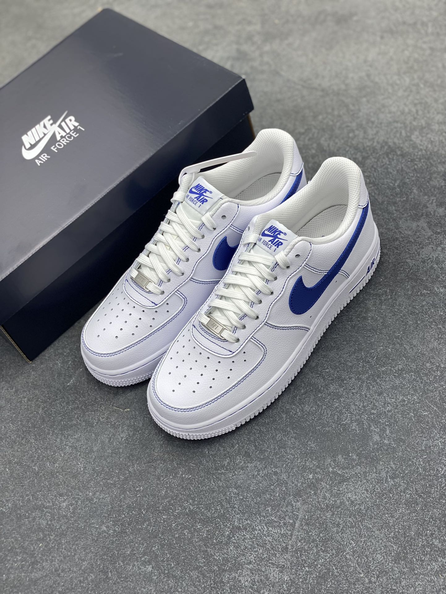图片[8]-Nike Air Force 1 Low 白蓝 原楦头原纸板 打造纯正空军版型 专注外贸渠道 全掌内置蜂窝气垫 原盒配件 原厂中底钢印、拉帮完美 货号：HQ2037-100 尺码：36 36.5 37.5 38 38.5 39 40 40.5 41 42 42.5 43 44 44.5 45-选品中心