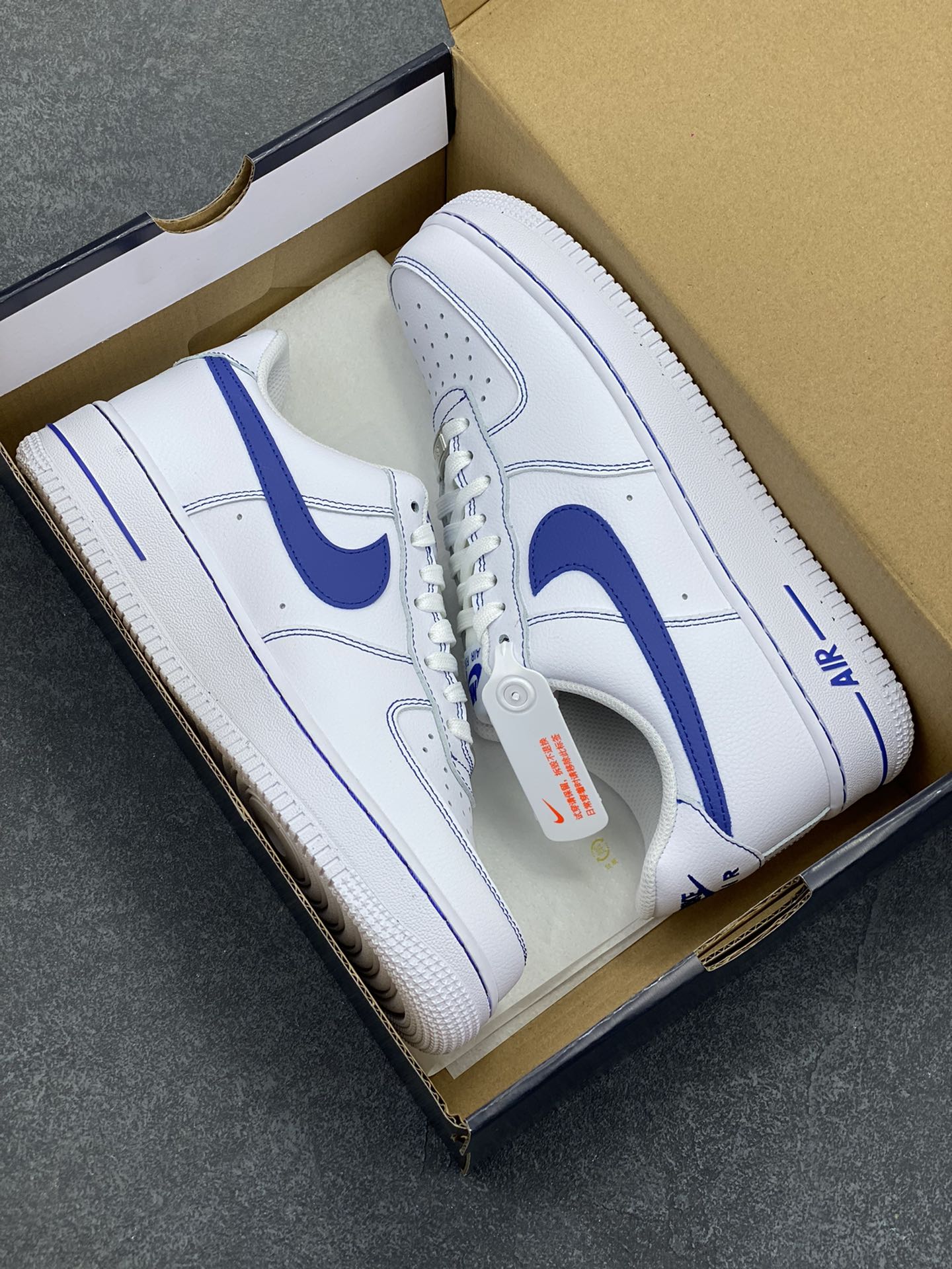 图片[9]-Nike Air Force 1 Low 白蓝 原楦头原纸板 打造纯正空军版型 专注外贸渠道 全掌内置蜂窝气垫 原盒配件 原厂中底钢印、拉帮完美 货号：HQ2037-100 尺码：36 36.5 37.5 38 38.5 39 40 40.5 41 42 42.5 43 44 44.5 45-选品中心