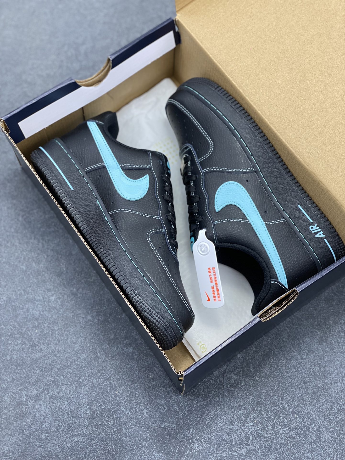 图片[9]-Nike Air Force 1 Low 蒂芙尼 原楦头原纸板 打造纯正空军版型 专注外贸渠道 全掌内置蜂窝气垫 原盒配件 原厂中底钢印、拉帮完美 货号：HQ2037-002 尺码：36 36.5 37.5 38 38.5 39 40 40.5 41 42 42.5 43 44 44.5 45-选品中心