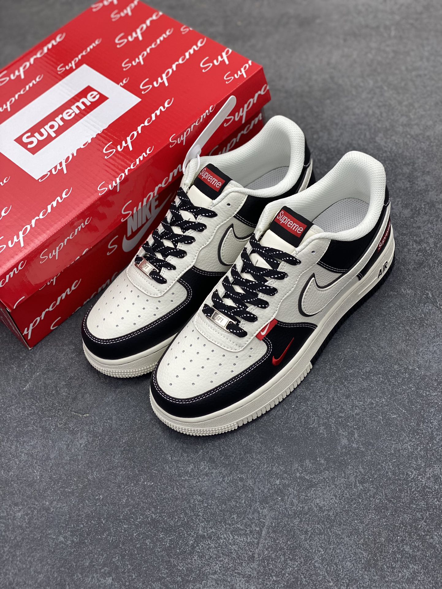 图片[8]-NIke Air Force 1 \’07 Low “Supreme联名——双拼小红勾”空军一号 低帮 运动鞋 休闲鞋 折边针车 工艺难度大 原楦头原纸板 原装鞋盒 定制五金配件 内置全掌气垫 原厂鞋底 货号：CS5288-004 尺码：36 36.5 37.5 38 38.5 39 40 40.5 41 42 42.5 43 44 44.5 45-选品中心