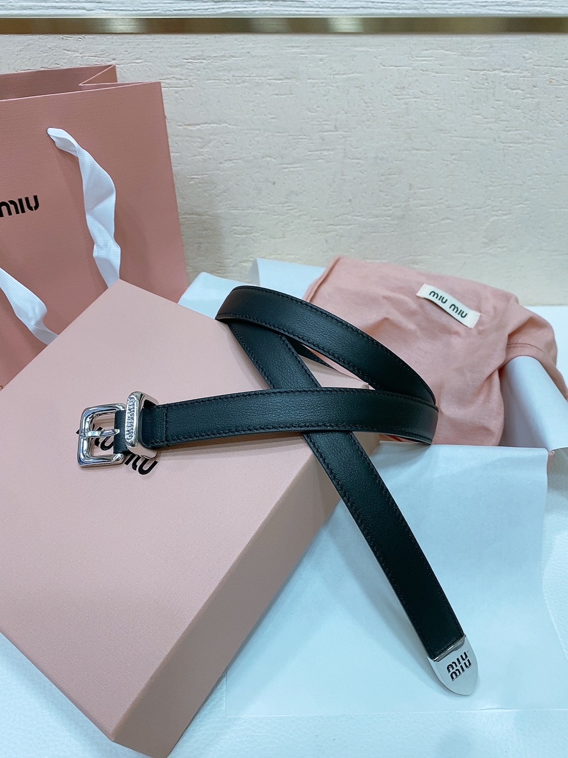 [Miu Miu Belts]Miumiu counter new styleThis leather belt is ideal for a chi