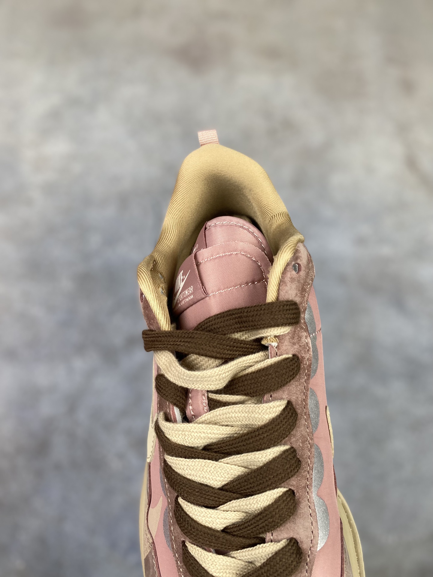 
  J版 Sacai x Nk VaporWaffle 3.0 华夫3.0走秀款休闲鞋 DD1875-