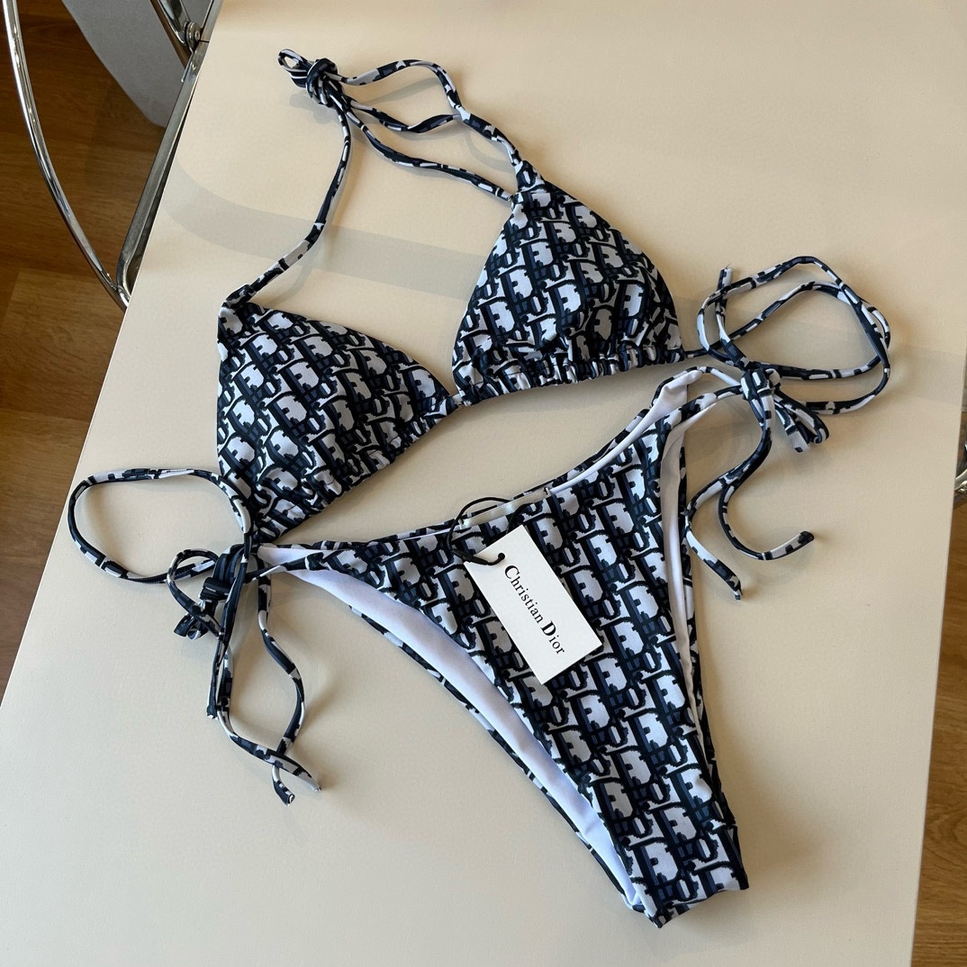 NO:304499,Dior's new split swimsuit is suitable for swimsuits in various scenarios ♀Seaside, swimming pool, hot spring, water park, rafting can be worn inside, and the one-piece design covers the flesh and looks tall. The abdomen is a little fleshy, and it does not affect our beauty. The fabric is breathable and comfortable. The quick-drying elastic swimsuit is easier to clean. S M L Xl swimsuits, swimsuits, bikinis, dior, dior, swimsuits, bikinis19860909Dior 迪奥新款分体泳衣适合多种场景的游泳衣♀海边 游泳池 温泉 水上乐园 漂流都可以内搭也完全可以 连体设计遮肉显高挑 腹部有点肉肉也不影响咱美美的 面料透气舒适.速干弹性的游泳衣更加帖肤易清洗 码数S M L Xl泳衣泳裤比基尼,泳衣，泳裤，比基尼,dior,dior,swimsuits,bikinis,accessory