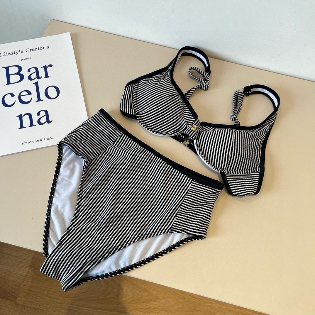 NO:304513,Chanel Chanel split bikini, with steel wire design S M L XL swimsuit swim trunk bikini, swimsuit, swimming trunk, bikini, chanel, chanel, swimsuits, bikinis19860909Chanel香奈儿分体比基尼,带钢圈设计S M L XL泳衣泳裤比基尼,泳衣，泳裤，比基尼,chanel,chanel,swimsuits,bikinis,accessory
