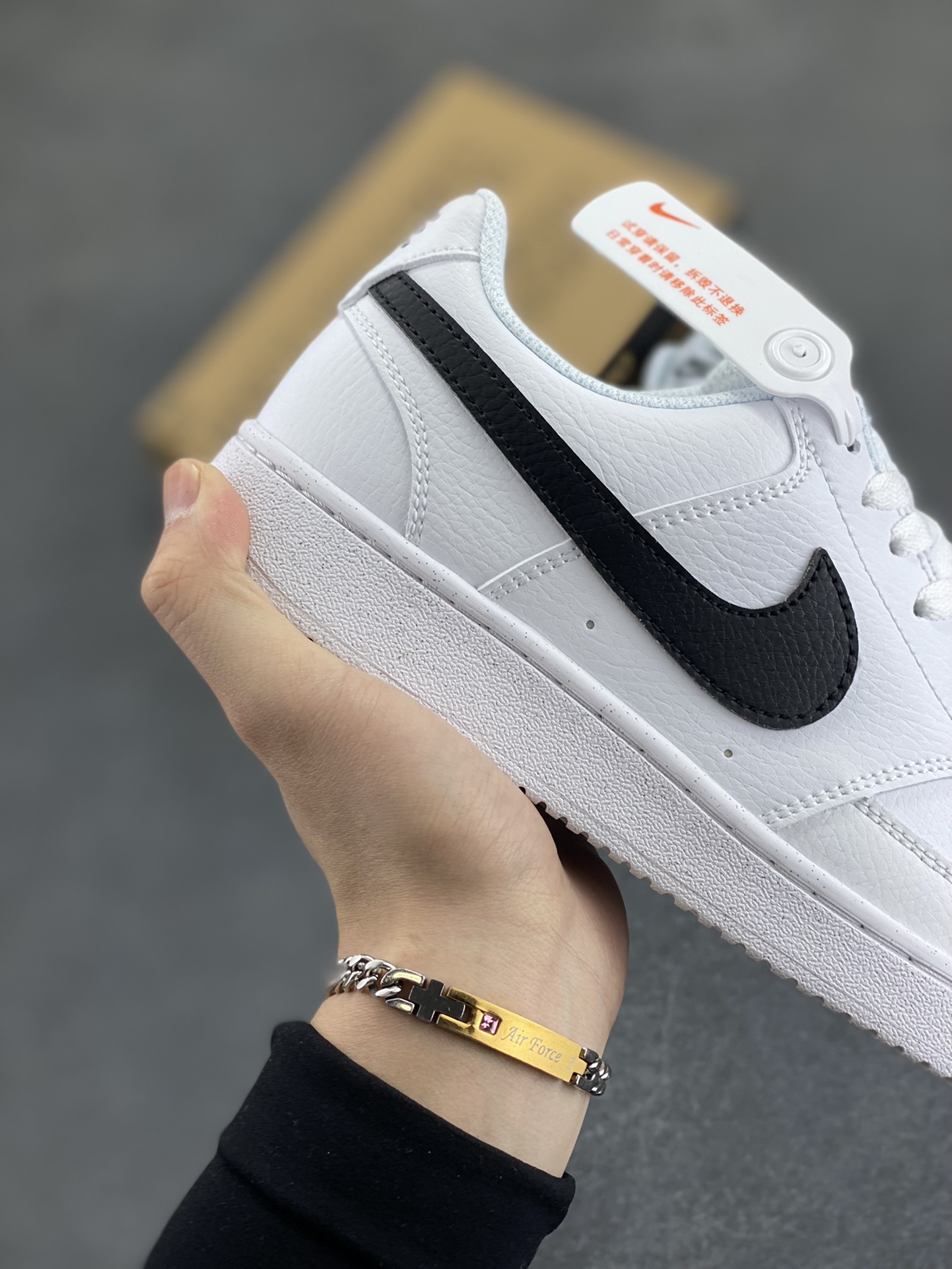 图片[6]-福利特价 Nike Court Borough 低帮百搭透气休闲运动板鞋男女鞋 经典耐用的设计，兼顾舒适脚感和出众风范，演绎匠心之作。结构性的支撑贴合感结合复古篮球设计，塑就场外全明星风范。 货号：DH2987-101 尺码：36 36.5 37.5 38 38.5 39 40 40.5 4142 42.5 43 44 44.5 45-选品中心