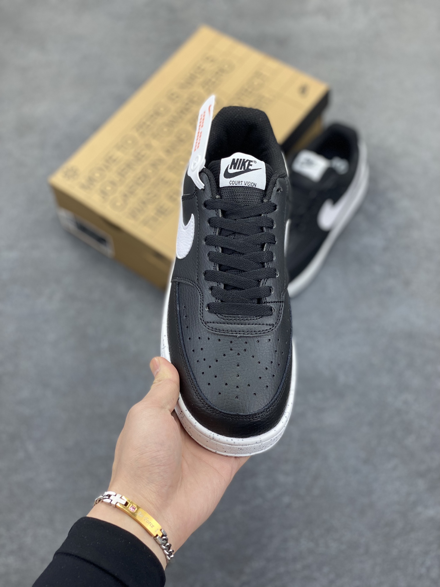 图片[2]-福利特价 Nike Court Borough 低帮百搭透气休闲运动板鞋男女鞋 经典耐用的设计，兼顾舒适脚感和出众风范，演绎匠心之作。结构性的支撑贴合感结合复古篮球设计，塑就场外全明星风范。 货号：DH2987-001 尺码：36 36.5 37.5 38 38.5 39 40 40.5 4142 42.5 43 44 44.5 45-选品中心