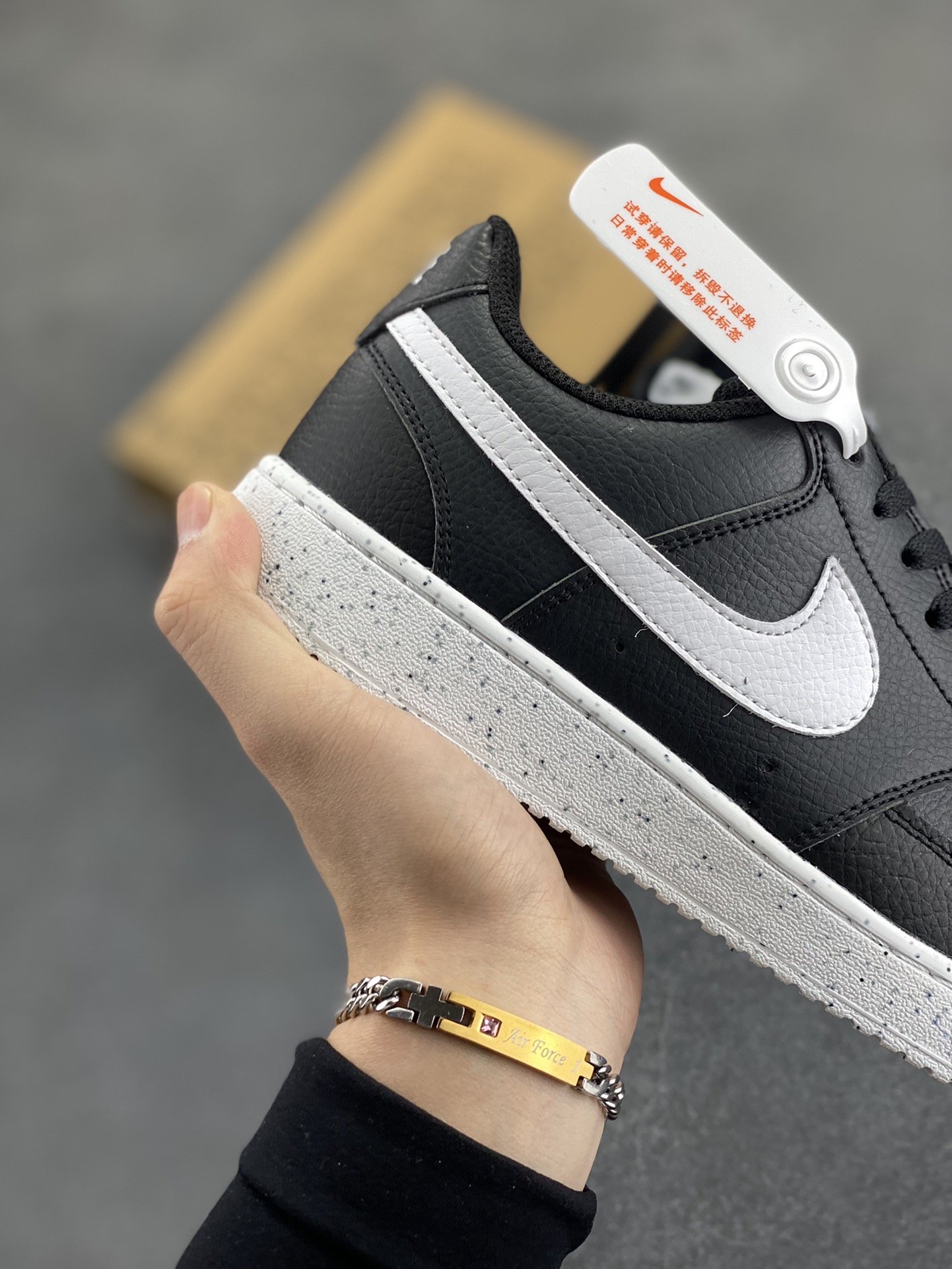 图片[6]-福利特价 Nike Court Borough 低帮百搭透气休闲运动板鞋男女鞋 经典耐用的设计，兼顾舒适脚感和出众风范，演绎匠心之作。结构性的支撑贴合感结合复古篮球设计，塑就场外全明星风范。 货号：DH2987-001 尺码：36 36.5 37.5 38 38.5 39 40 40.5 4142 42.5 43 44 44.5 45-选品中心