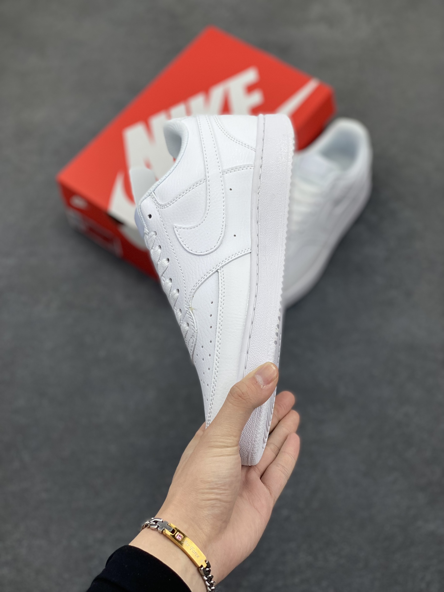 图片[3]-福利特价 Nike Court Borough 低帮百搭透气休闲运动板鞋男女鞋 经典耐用的设计，兼顾舒适脚感和出众风范，演绎匠心之作。结构性的支撑贴合感结合复古篮球设计，塑就场外全明星风范。 货号：CD5463-100 尺码：36 36.5 37.5 38 38.5 39 40 40.5 4142 42.5 43 44 44.5 45-选品中心