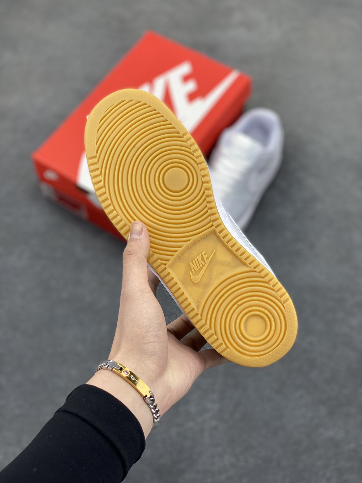 图片[5]-福利特价 Nike Court Borough 低帮百搭透气休闲运动板鞋男女鞋 经典耐用的设计，兼顾舒适脚感和出众风范，演绎匠心之作。结构性的支撑贴合感结合复古篮球设计，塑就场外全明星风范。 货号：CD5434-501 尺码：36 36.5 37.5 38 38.5 39 40 40.5 4142 42.5 43 44 44.5 45-选品中心