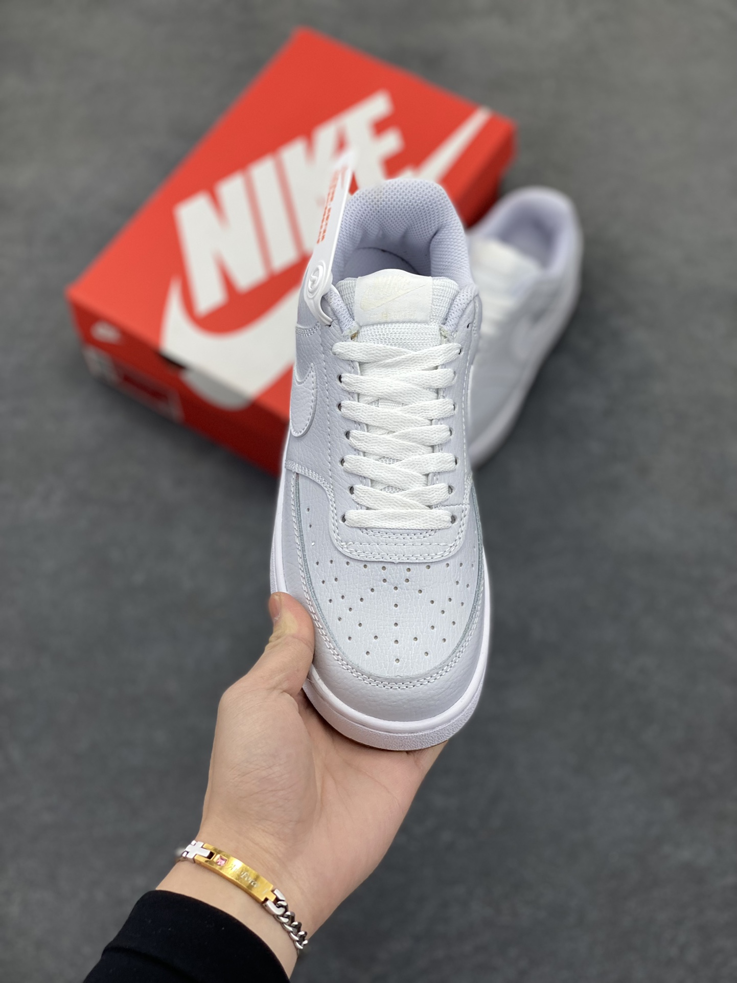 图片[2]-福利特价 Nike Court Borough 低帮百搭透气休闲运动板鞋男女鞋 经典耐用的设计，兼顾舒适脚感和出众风范，演绎匠心之作。结构性的支撑贴合感结合复古篮球设计，塑就场外全明星风范。 货号：CD5434-501 尺码：36 36.5 37.5 38 38.5 39 40 40.5 4142 42.5 43 44 44.5 45-选品中心