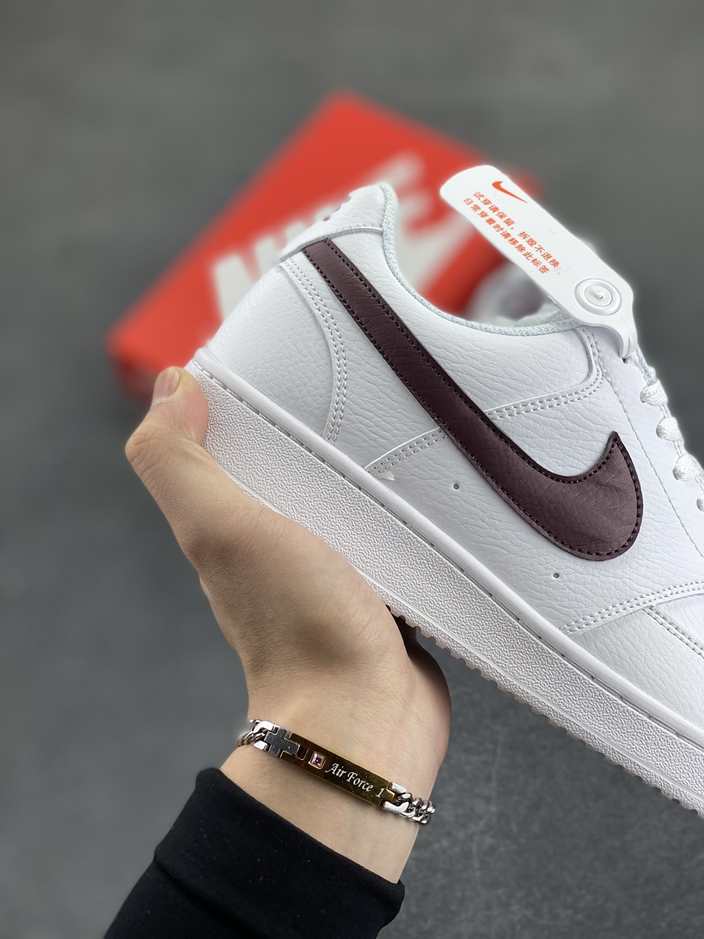 图片[6]-福利特价 Nike Court Borough 低帮百搭透气休闲运动板鞋男女鞋 经典耐用的设计，兼顾舒适脚感和出众风范，演绎匠心之作。结构性的支撑贴合感结合复古篮球设计，塑就场外全明星风范。 货号：DH2987-113 尺码：36 36.5 37.5 38 38.5 39 40 40.5 4142 42.5 43 44 44.5 45-选品中心