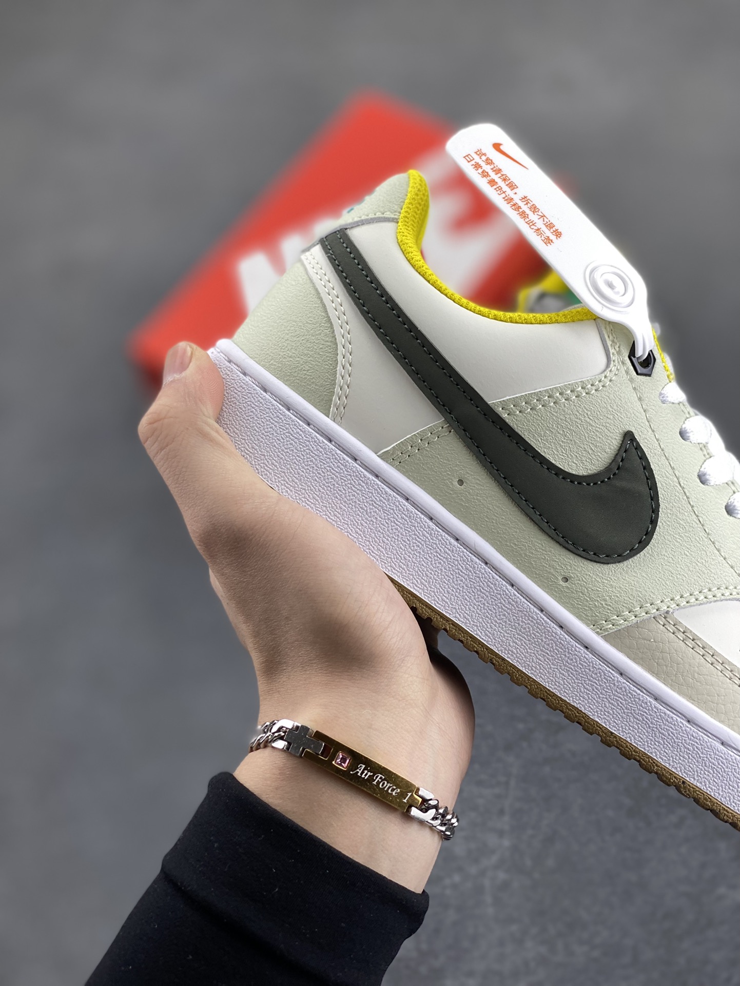 图片[6]-福利特价 Nike Court Borough 低帮百搭透气休闲运动板鞋男女鞋 经典耐用的设计，兼顾舒适脚感和出众风范，演绎匠心之作。结构性的支撑贴合感结合复古篮球设计，塑就场外全明星风范。 货号：FV3630-131 尺码：36 36.5 37.5 38 38.5 39 40 40.5 4142 42.5 43 44 44.5 45-选品中心