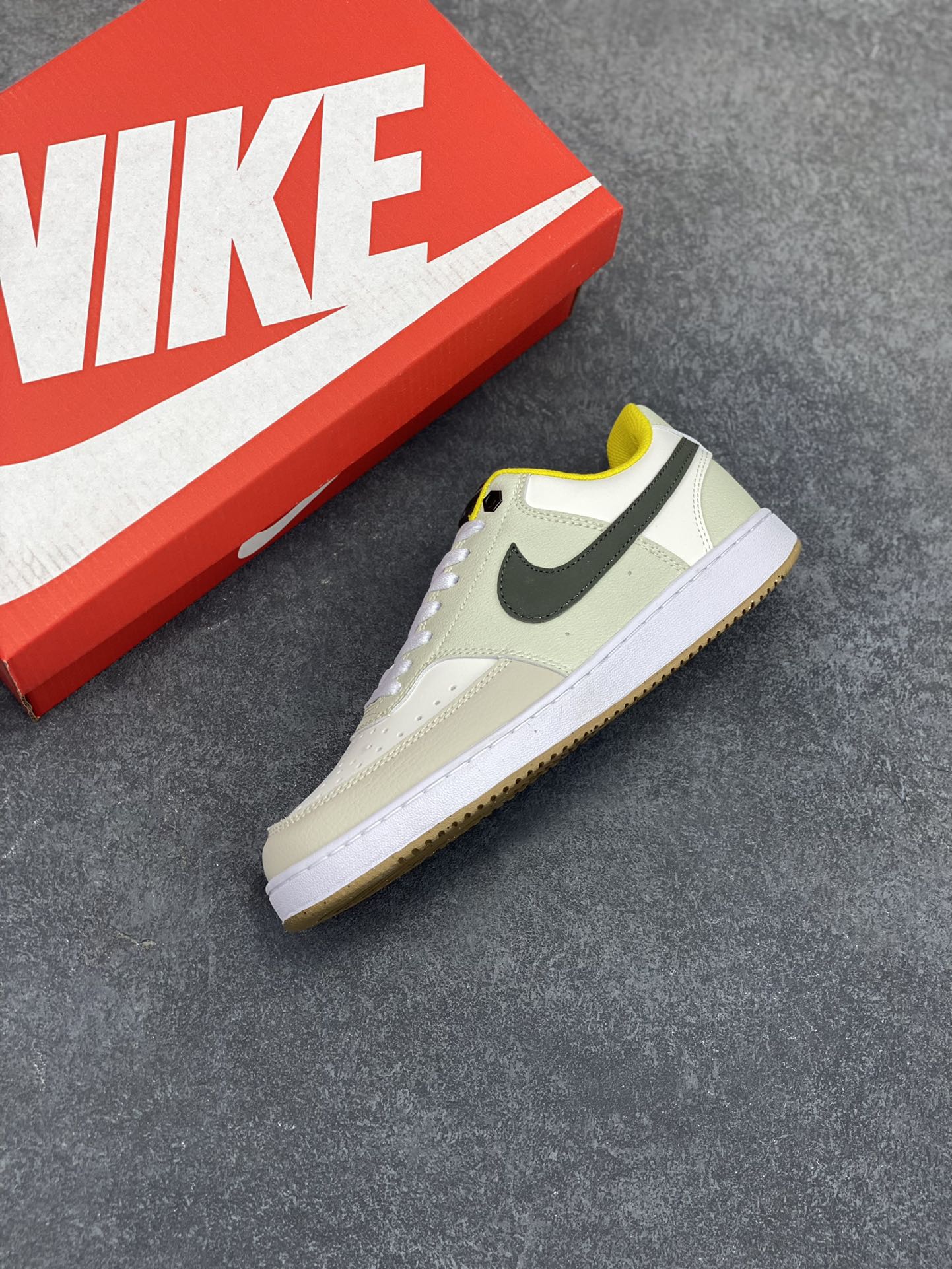 图片[7]-福利特价 Nike Court Borough 低帮百搭透气休闲运动板鞋男女鞋 经典耐用的设计，兼顾舒适脚感和出众风范，演绎匠心之作。结构性的支撑贴合感结合复古篮球设计，塑就场外全明星风范。 货号：FV3630-131 尺码：36 36.5 37.5 38 38.5 39 40 40.5 4142 42.5 43 44 44.5 45-选品中心