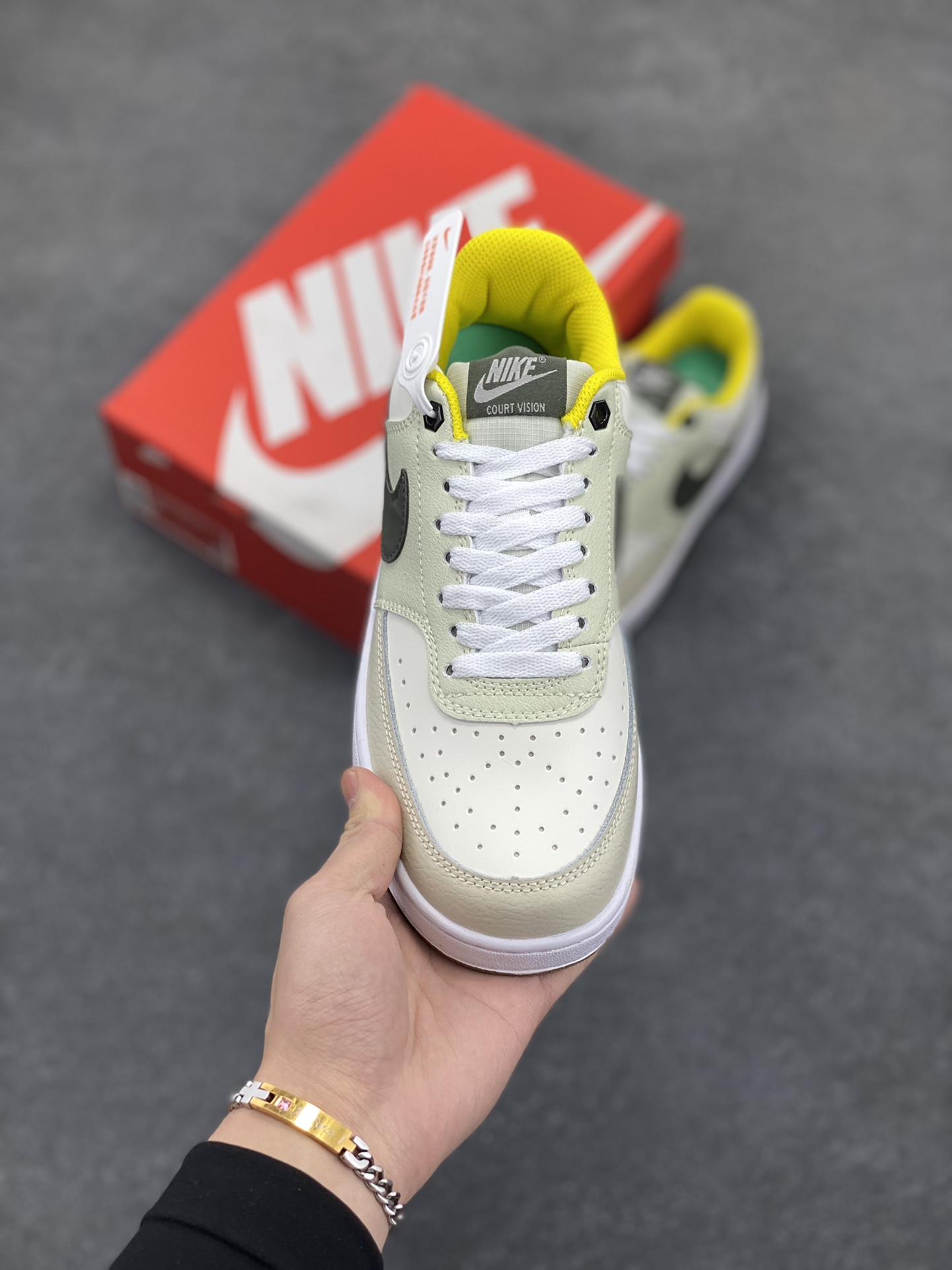 图片[2]-福利特价 Nike Court Borough 低帮百搭透气休闲运动板鞋男女鞋 经典耐用的设计，兼顾舒适脚感和出众风范，演绎匠心之作。结构性的支撑贴合感结合复古篮球设计，塑就场外全明星风范。 货号：FV3630-131 尺码：36 36.5 37.5 38 38.5 39 40 40.5 4142 42.5 43 44 44.5 45-选品中心