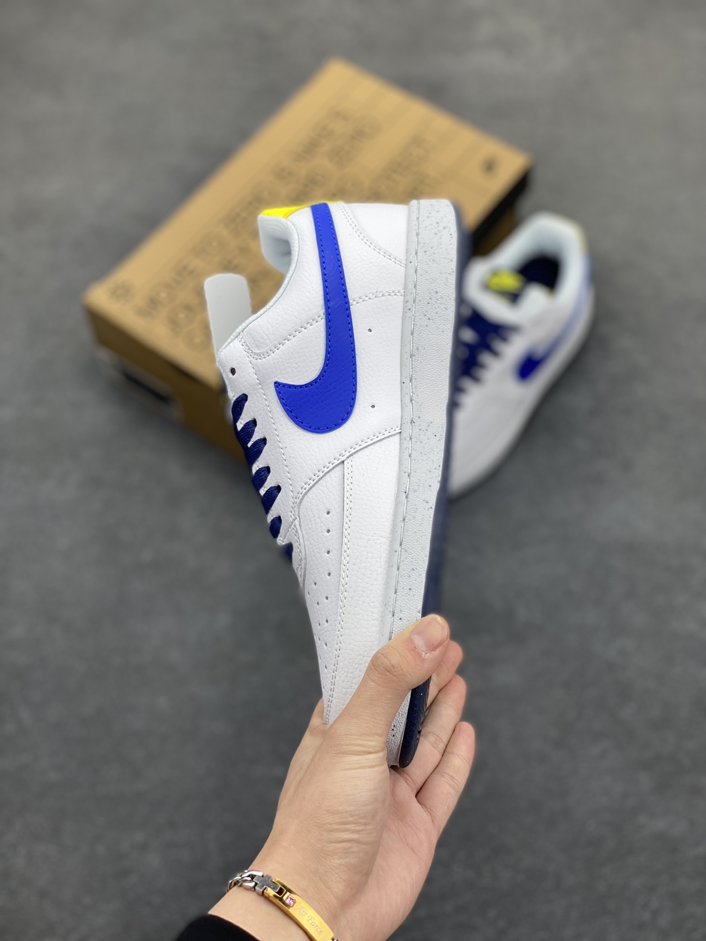 图片[3]-福利特价 Nike Court Borough 低帮百搭透气休闲运动板鞋男女鞋 经典耐用的设计，兼顾舒适脚感和出众风范，演绎匠心之作。结构性的支撑贴合感结合复古篮球设计，塑就场外全明星风范。 货号：DH2987-103 尺码：36 36.5 37.5 38 38.5 39 40 40.5 4142 42.5 43 44 44.5 45-选品中心