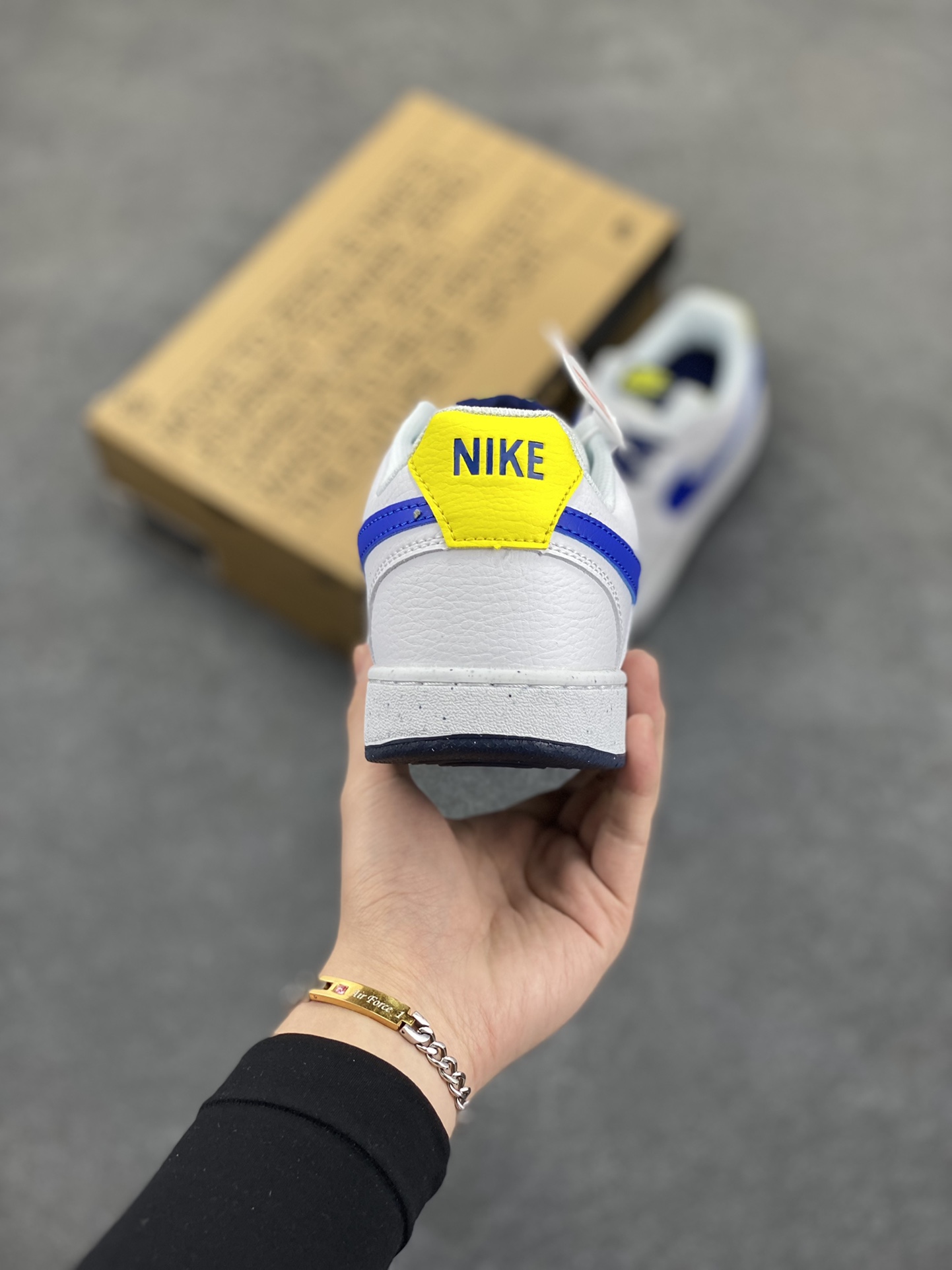 图片[4]-福利特价 Nike Court Borough 低帮百搭透气休闲运动板鞋男女鞋 经典耐用的设计，兼顾舒适脚感和出众风范，演绎匠心之作。结构性的支撑贴合感结合复古篮球设计，塑就场外全明星风范。 货号：DH2987-103 尺码：36 36.5 37.5 38 38.5 39 40 40.5 4142 42.5 43 44 44.5 45-选品中心