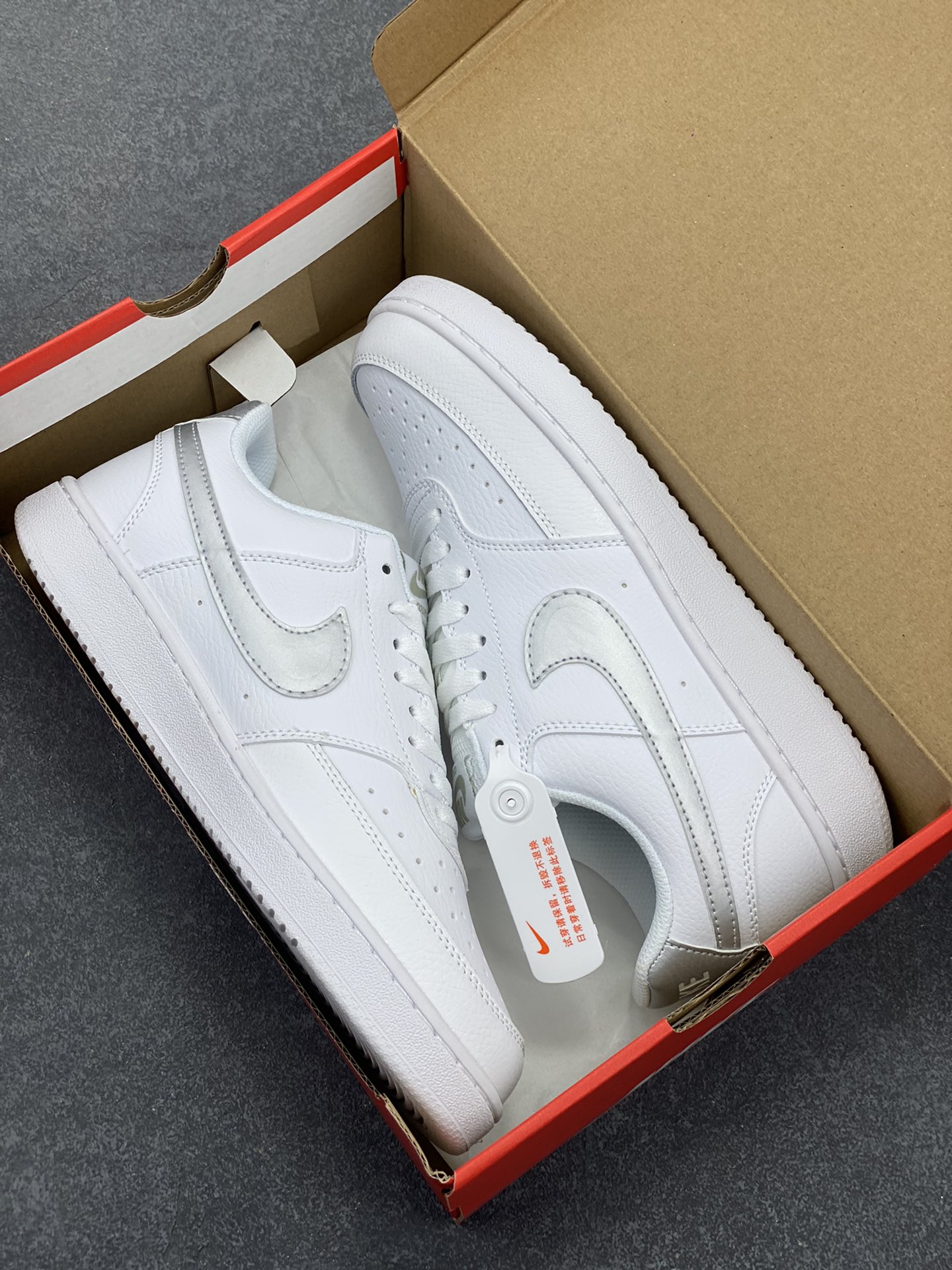 图片[9]-福利特价 Nike Court Borough 低帮百搭透气休闲运动板鞋男女鞋 经典耐用的设计，兼顾舒适脚感和出众风范，演绎匠心之作。结构性的支撑贴合感结合复古篮球设计，塑就场外全明星风范。 货号：CD5434-111 尺码：36 36.5 37.5 38 38.5 39 40 40.5 4142 42.5 43 44 44.5 45-选品中心