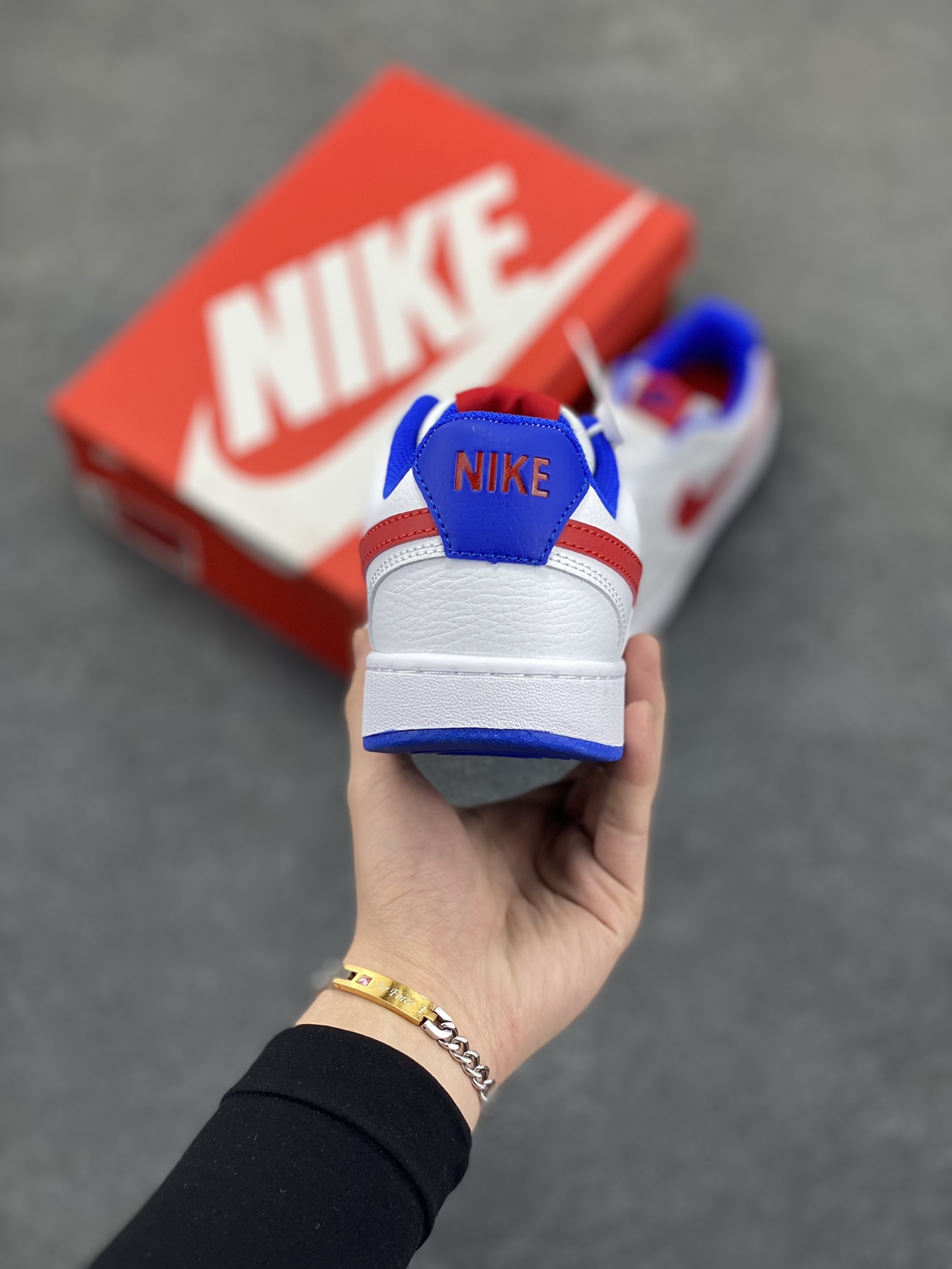 图片[4]-福利特价 Nike Court Borough 低帮百搭透气休闲运动板鞋男女鞋 经典耐用的设计，兼顾舒适脚感和出众风范，演绎匠心之作。结构性的支撑贴合感结合复古篮球设计，塑就场外全明星风范。 货号：DB5945-161 尺码：36 36.5 37.5 38 38.5 39 40 40.5 4142 42.5 43 44 44.5 45-选品中心