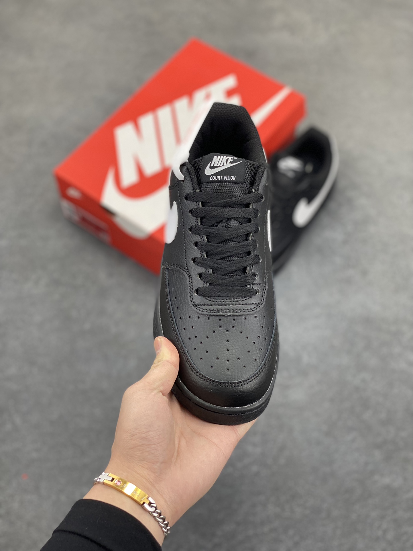 图片[2]-福利特价 Nike Court Borough 低帮百搭透气休闲运动板鞋男女鞋 经典耐用的设计，兼顾舒适脚感和出众风范，演绎匠心之作。结构性的支撑贴合感结合复古篮球设计，塑就场外全明星风范。 货号：FZ0630-010 尺码：36 36.5 37.5 38 38.5 39 40 40.5 4142 42.5 43 44 44.5 45-选品中心