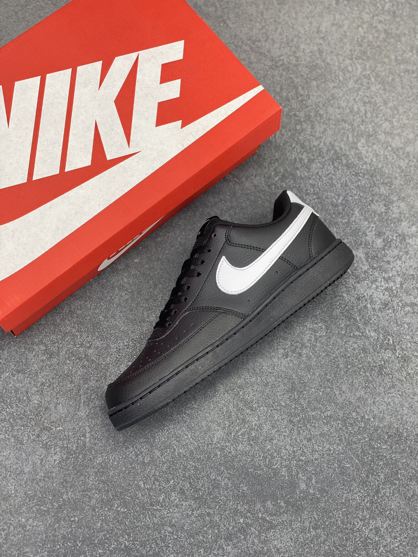 图片[7]-福利特价 Nike Court Borough 低帮百搭透气休闲运动板鞋男女鞋 经典耐用的设计，兼顾舒适脚感和出众风范，演绎匠心之作。结构性的支撑贴合感结合复古篮球设计，塑就场外全明星风范。 货号：FZ0630-010 尺码：36 36.5 37.5 38 38.5 39 40 40.5 4142 42.5 43 44 44.5 45-选品中心