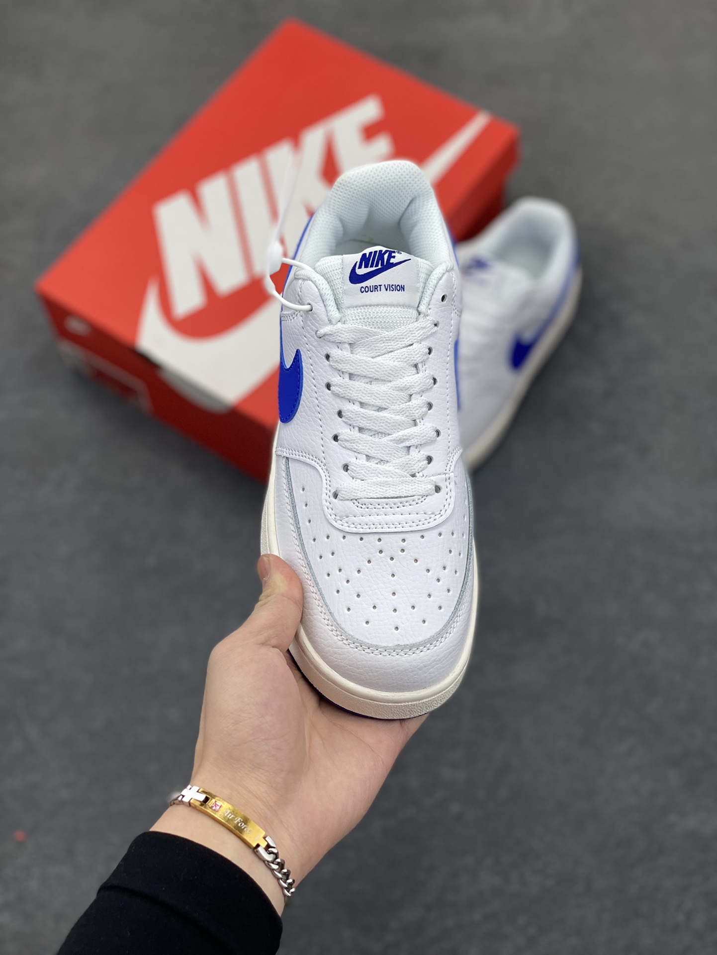 图片[2]-福利特价 Nike Court Borough 低帮百搭透气休闲运动板鞋男女鞋 经典耐用的设计，兼顾舒适脚感和出众风范，演绎匠心之作。结构性的支撑贴合感结合复古篮球设计，塑就场外全明星风范。 货号：CD5463-103 尺码：36 36.5 37.5 38 38.5 39 40 40.5 4142 42.5 43 44 44.5 45-选品中心