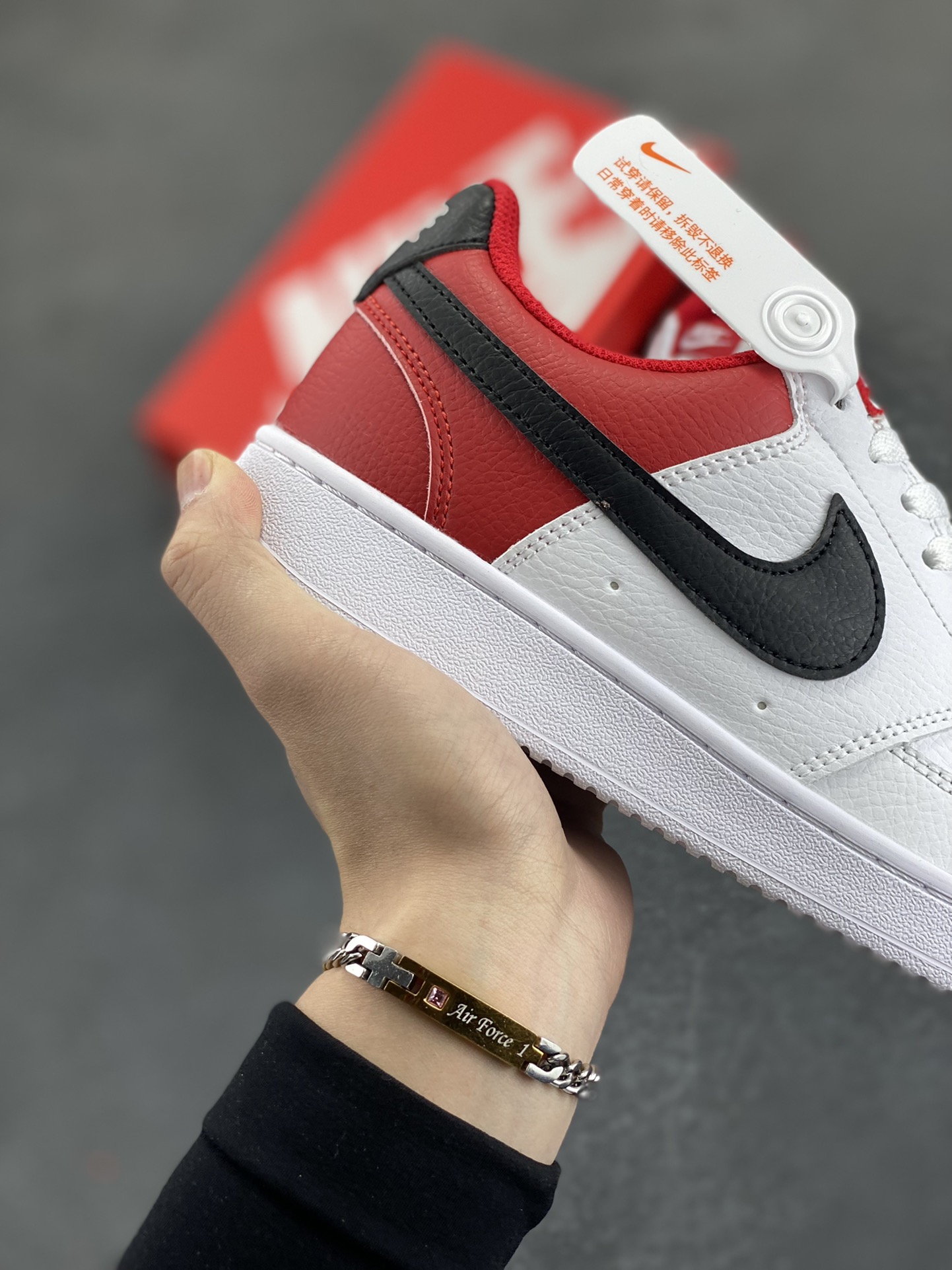 图片[6]-福利特价 Nike Court Borough 低帮百搭透气休闲运动板鞋男女鞋 经典耐用的设计，兼顾舒适脚感和出众风范，演绎匠心之作。结构性的支撑贴合感结合复古篮球设计，塑就场外全明星风范。 货号：DH0851-100 尺码：36 36.5 37.5 38 38.5 39 40 40.5 4142 42.5 43 44 44.5 45-选品中心