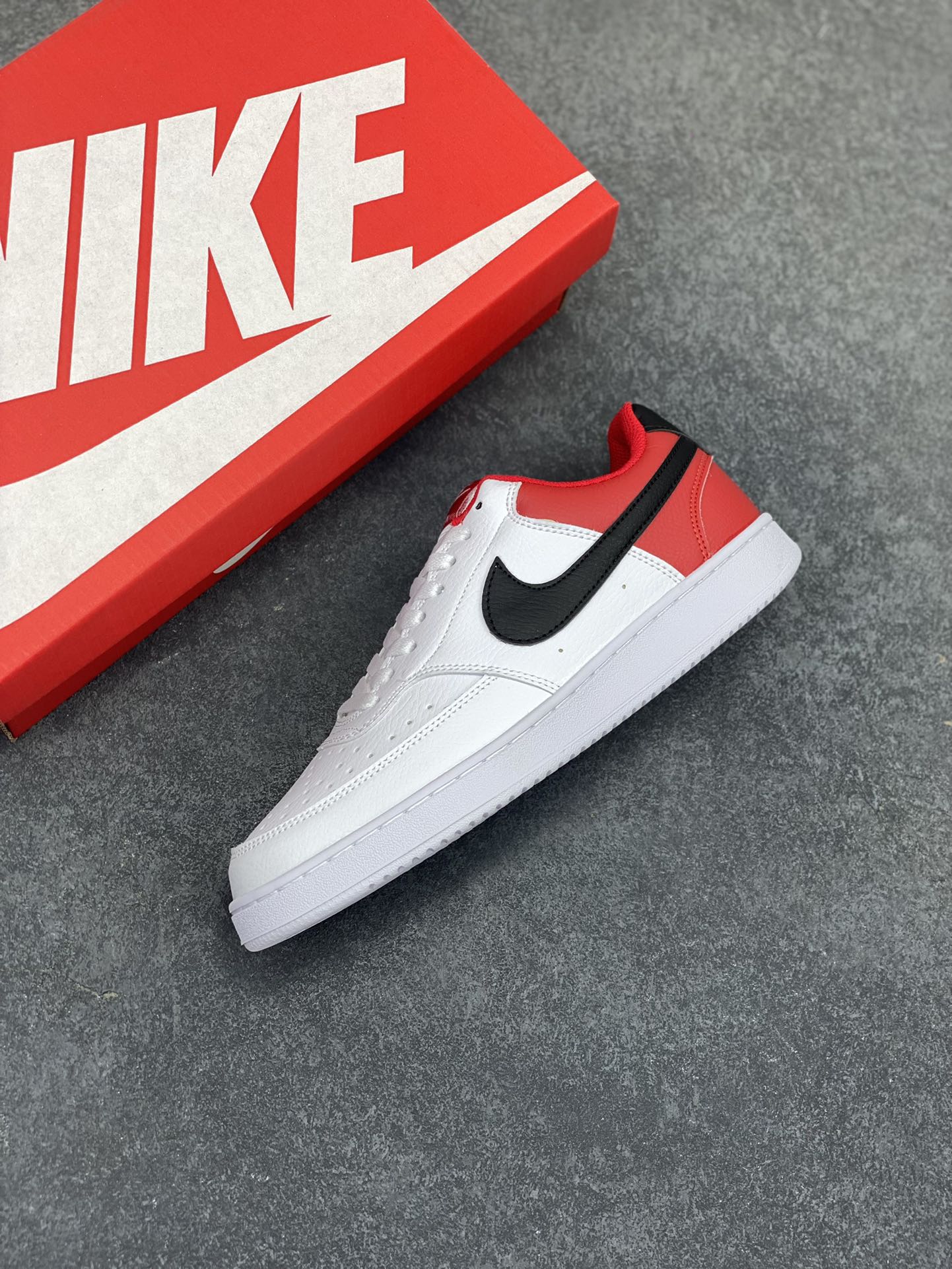 图片[7]-福利特价 Nike Court Borough 低帮百搭透气休闲运动板鞋男女鞋 经典耐用的设计，兼顾舒适脚感和出众风范，演绎匠心之作。结构性的支撑贴合感结合复古篮球设计，塑就场外全明星风范。 货号：DH0851-100 尺码：36 36.5 37.5 38 38.5 39 40 40.5 4142 42.5 43 44 44.5 45-选品中心