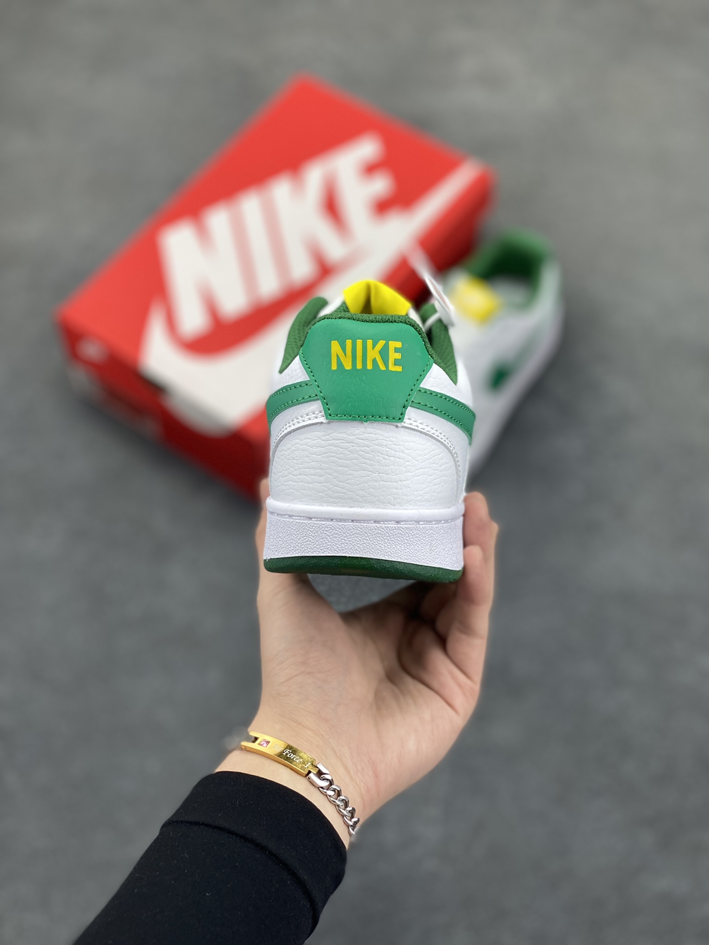 图片[4]-福利特价 Nike Court Borough 低帮百搭透气休闲运动板鞋男女鞋 经典耐用的设计，兼顾舒适脚感和出众风范，演绎匠心之作。结构性的支撑贴合感结合复古篮球设计，塑就场外全明星风范。 货号：FN3447-131 尺码：36 36.5 37.5 38 38.5 39 40 40.5 4142 42.5 43 44 44.5 45-选品中心