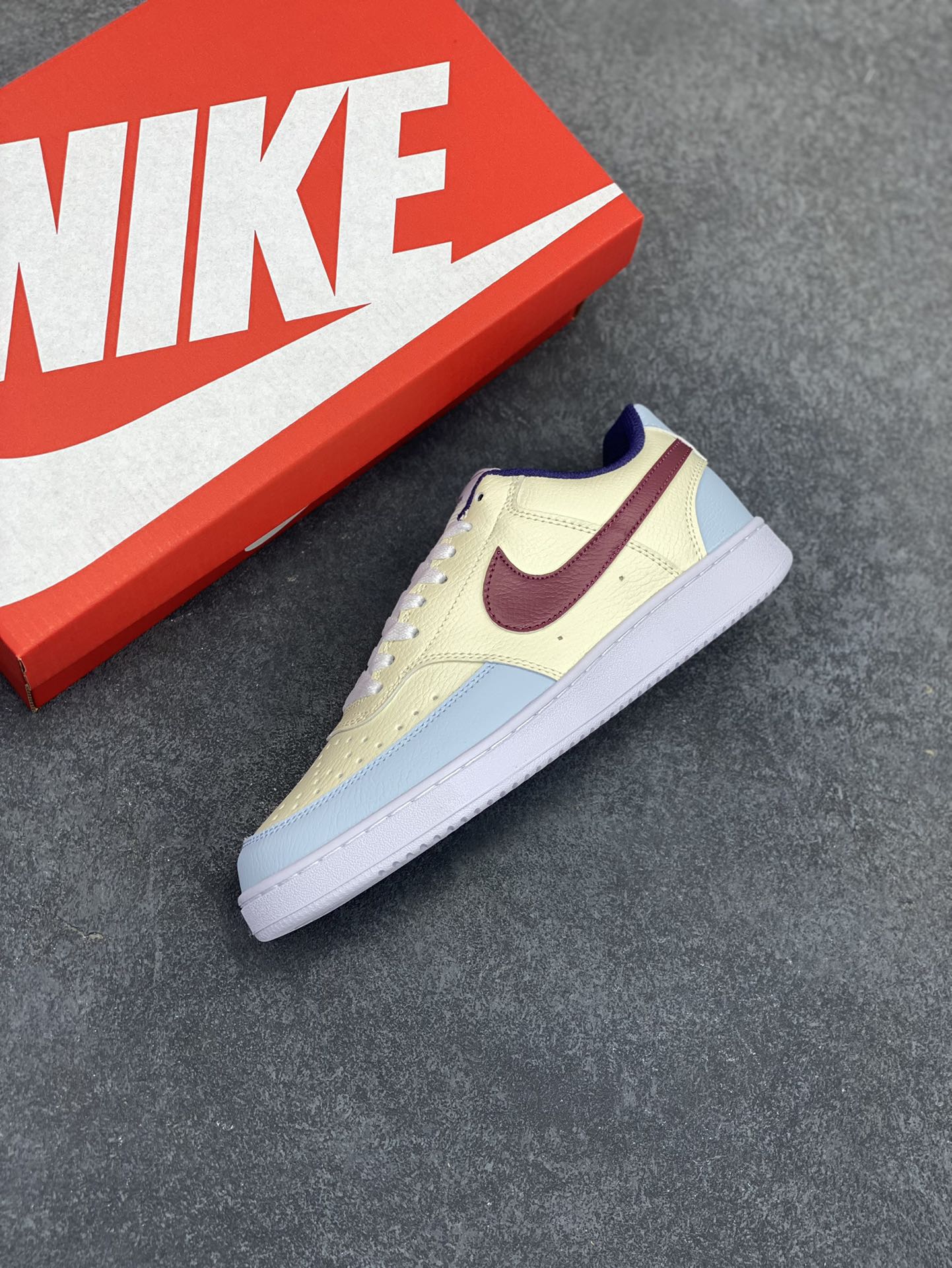 图片[7]-福利特价 Nike Court Borough 低帮百搭透气休闲运动板鞋男女鞋 经典耐用的设计，兼顾舒适脚感和出众风范，演绎匠心之作。结构性的支撑贴合感结合复古篮球设计，塑就场外全明星风范。 货号：FV8114-161 尺码：36 36.5 37.5 38 38.5 39 40 40.5 4142 42.5 43 44 44.5 45-选品中心